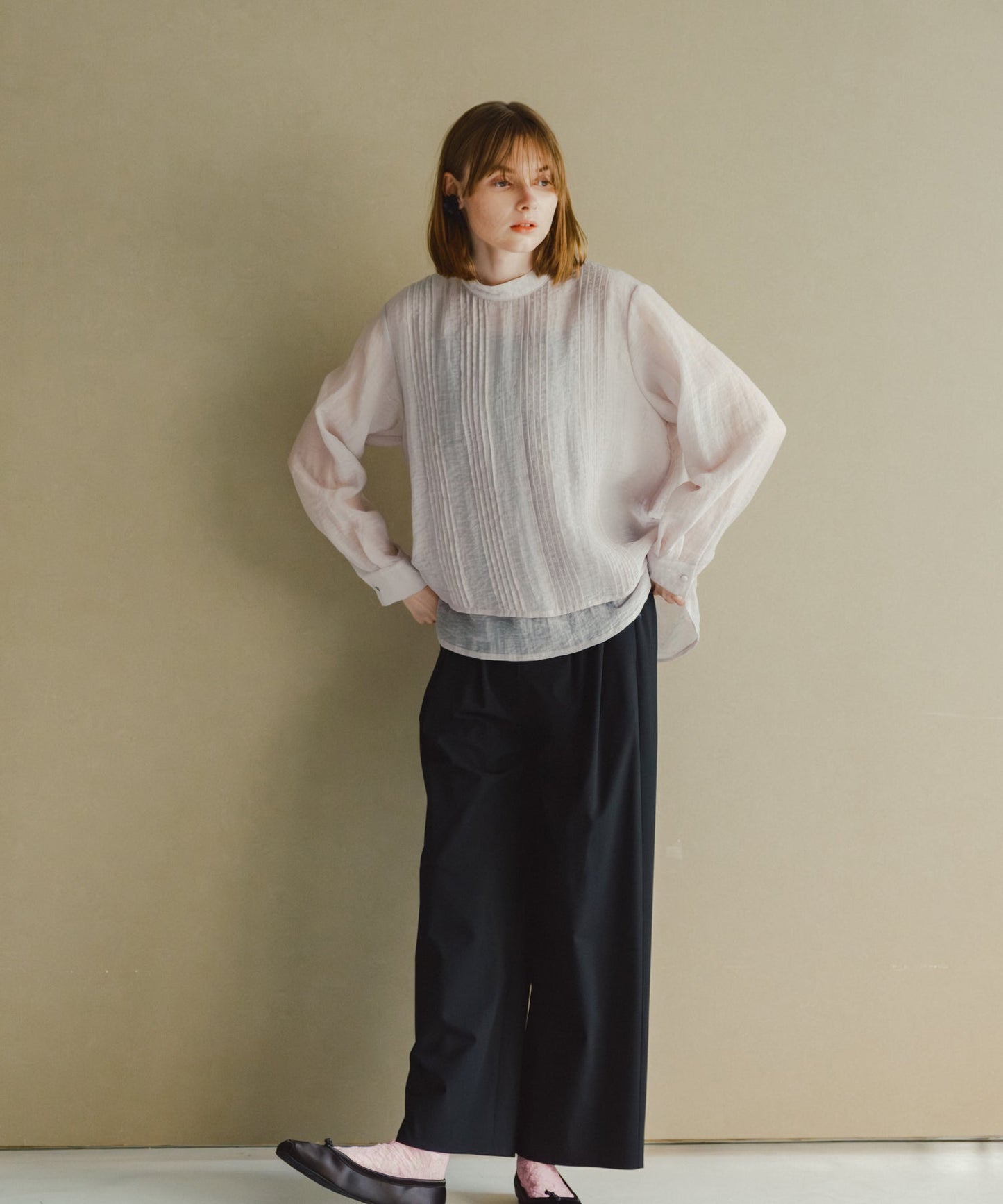 layered sheer blouse / WHT26HBL4092