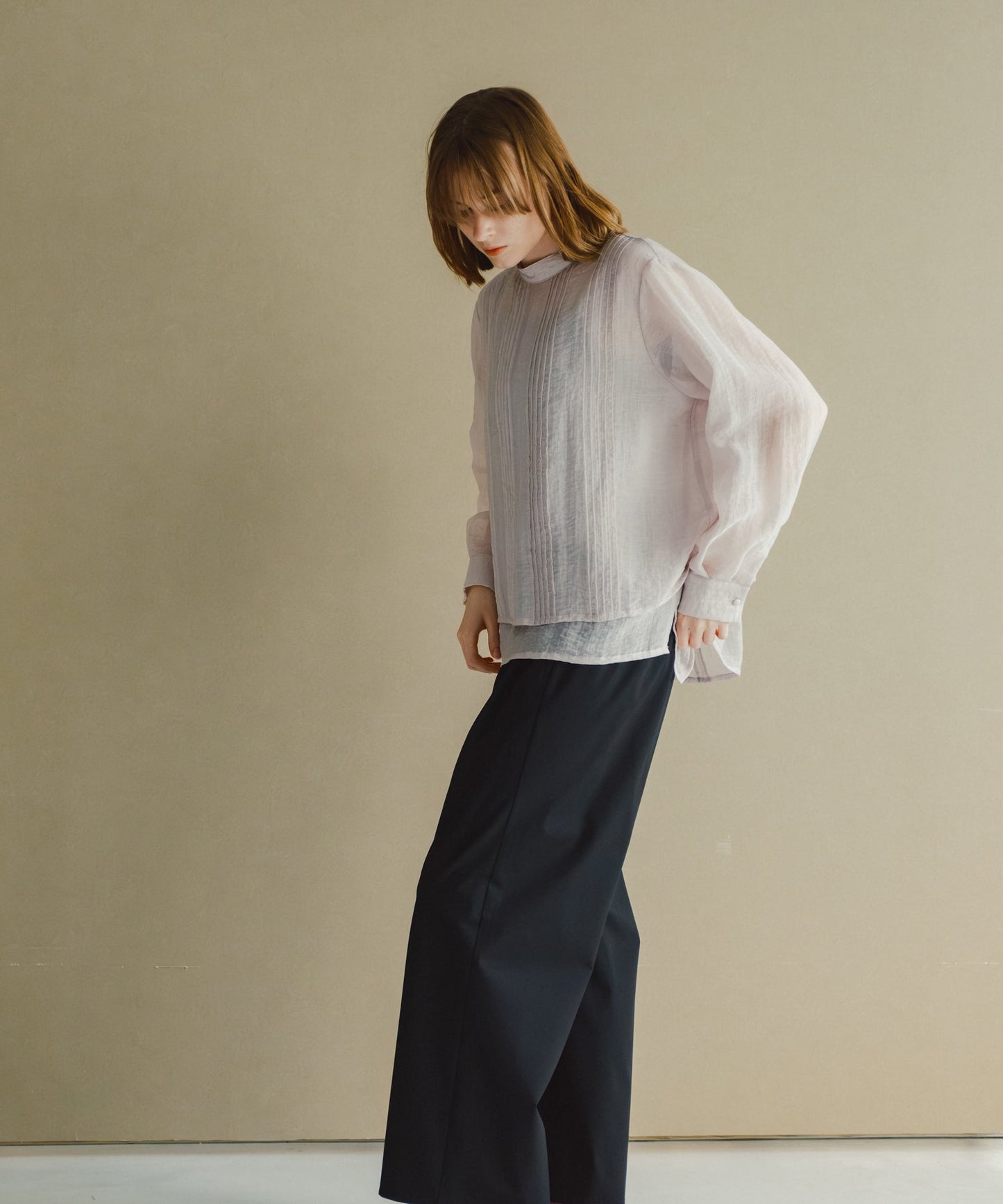 layered sheer blouse / WHT26HBL4092