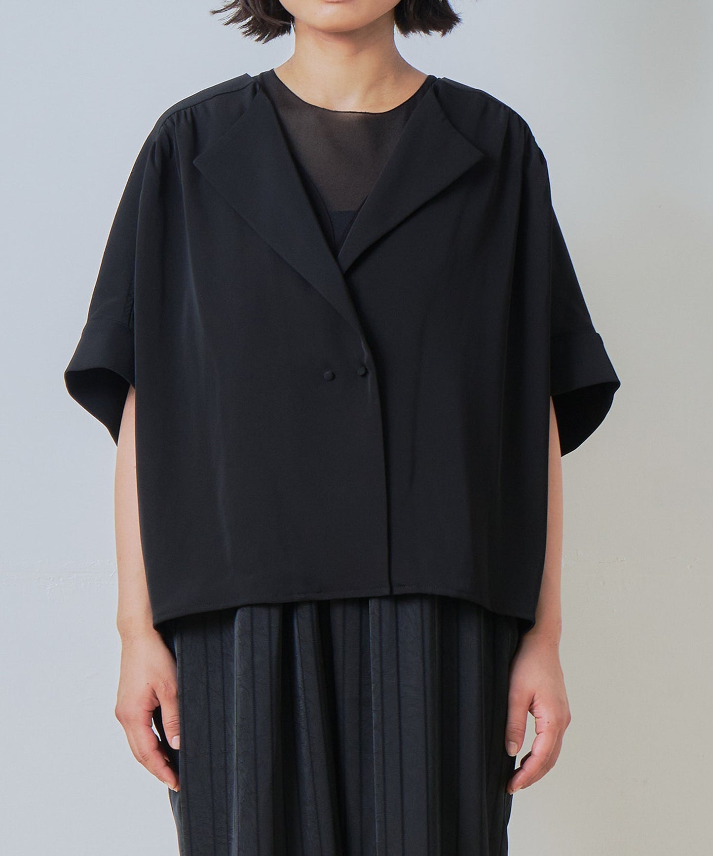 gather half sleeve jacket / WHT26HBL4093