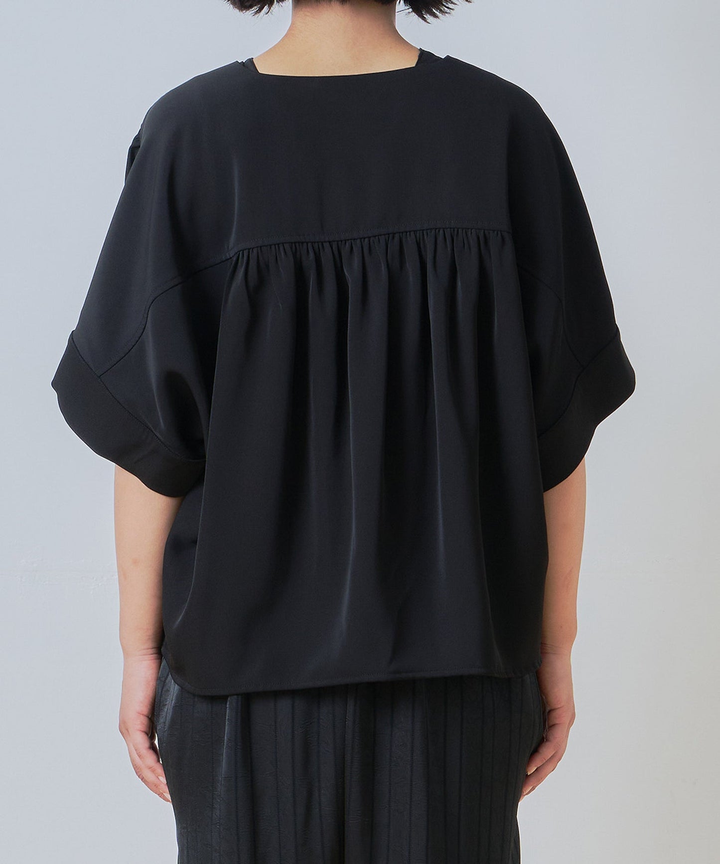 gather half sleeve jacket / WHT26HBL4093