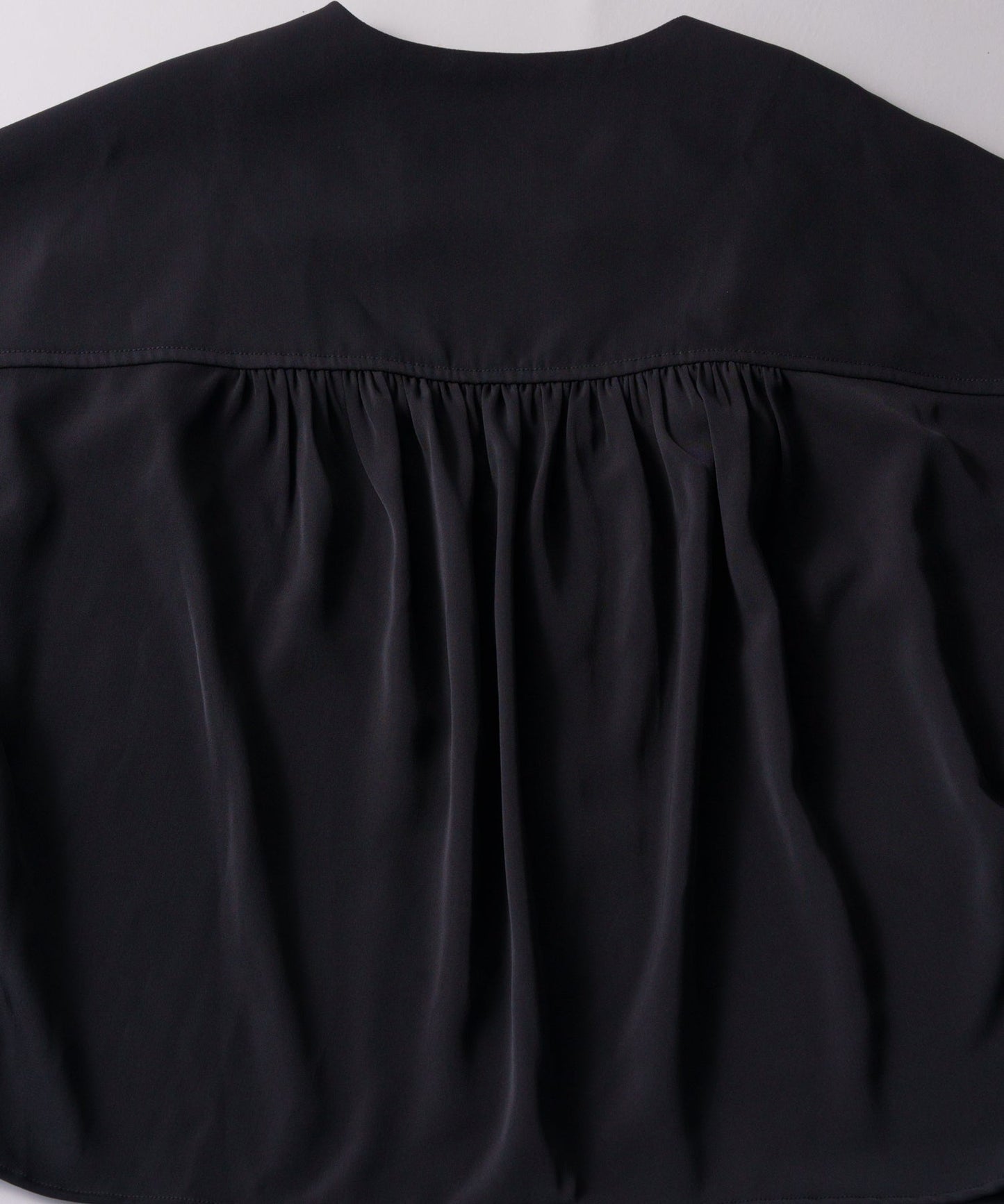 gather half sleeve jacket / WHT26HBL4093
