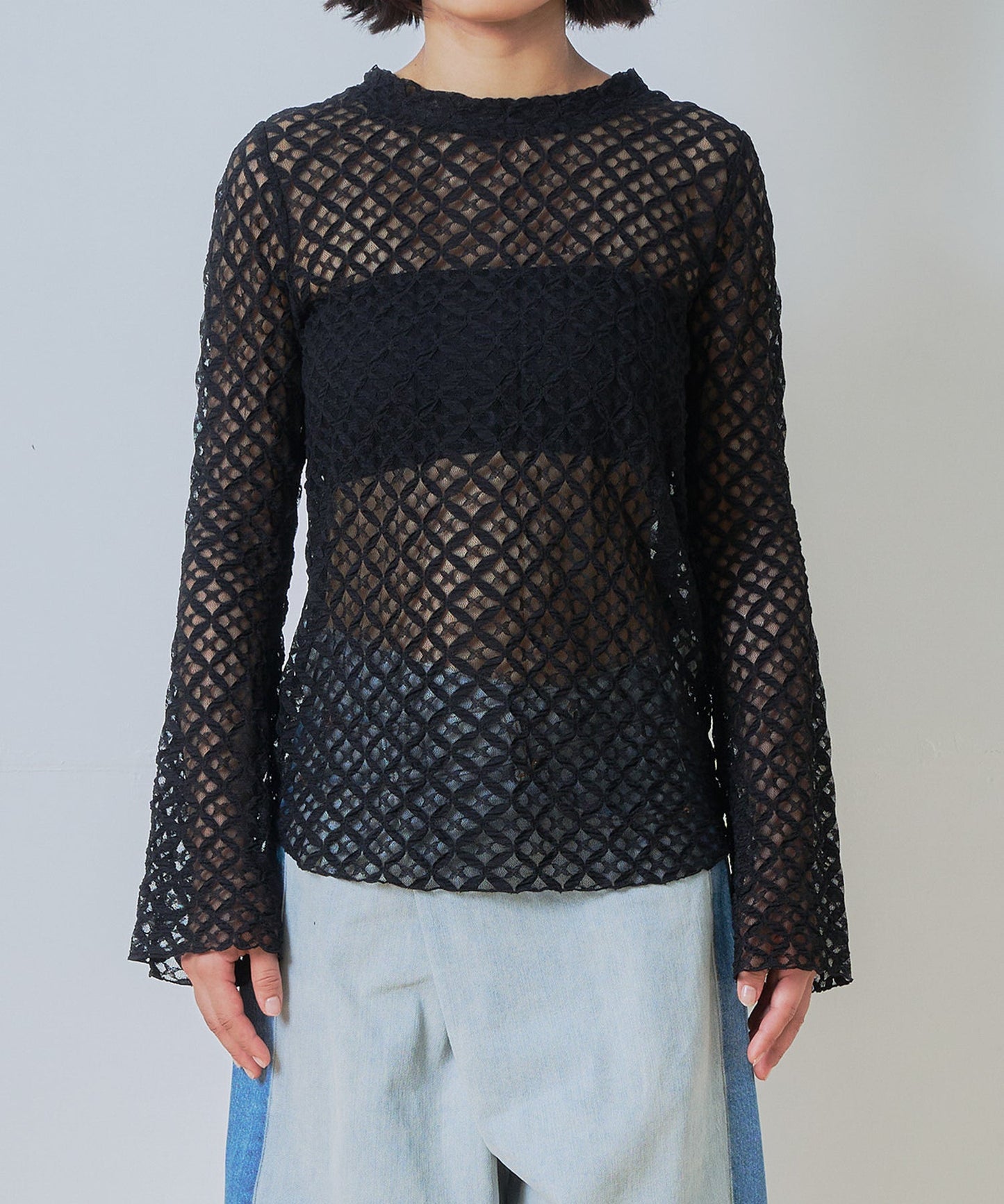 flare sleeve lace blouse / WHT26HBL4094