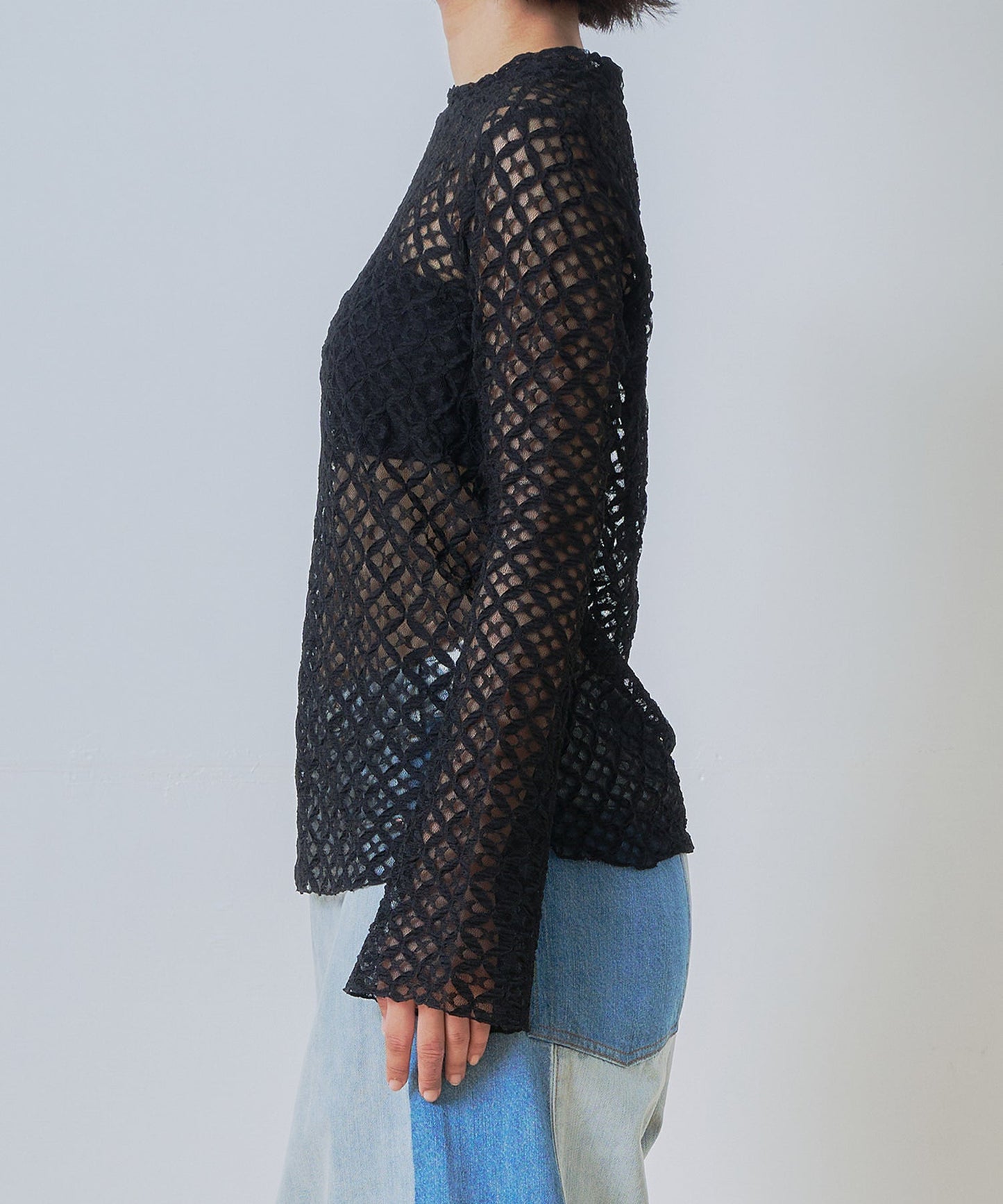 flare sleeve lace blouse / WHT26HBL4094