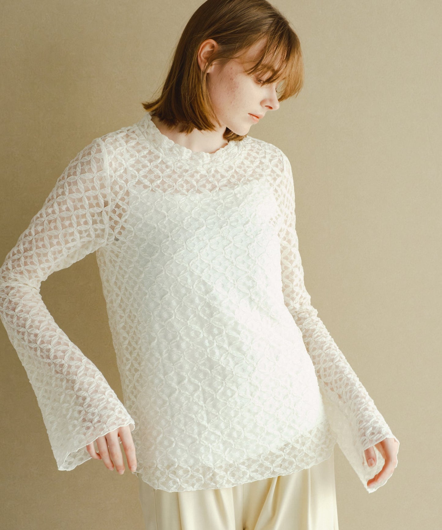 flare sleeve lace blouse / WHT26HBL4094