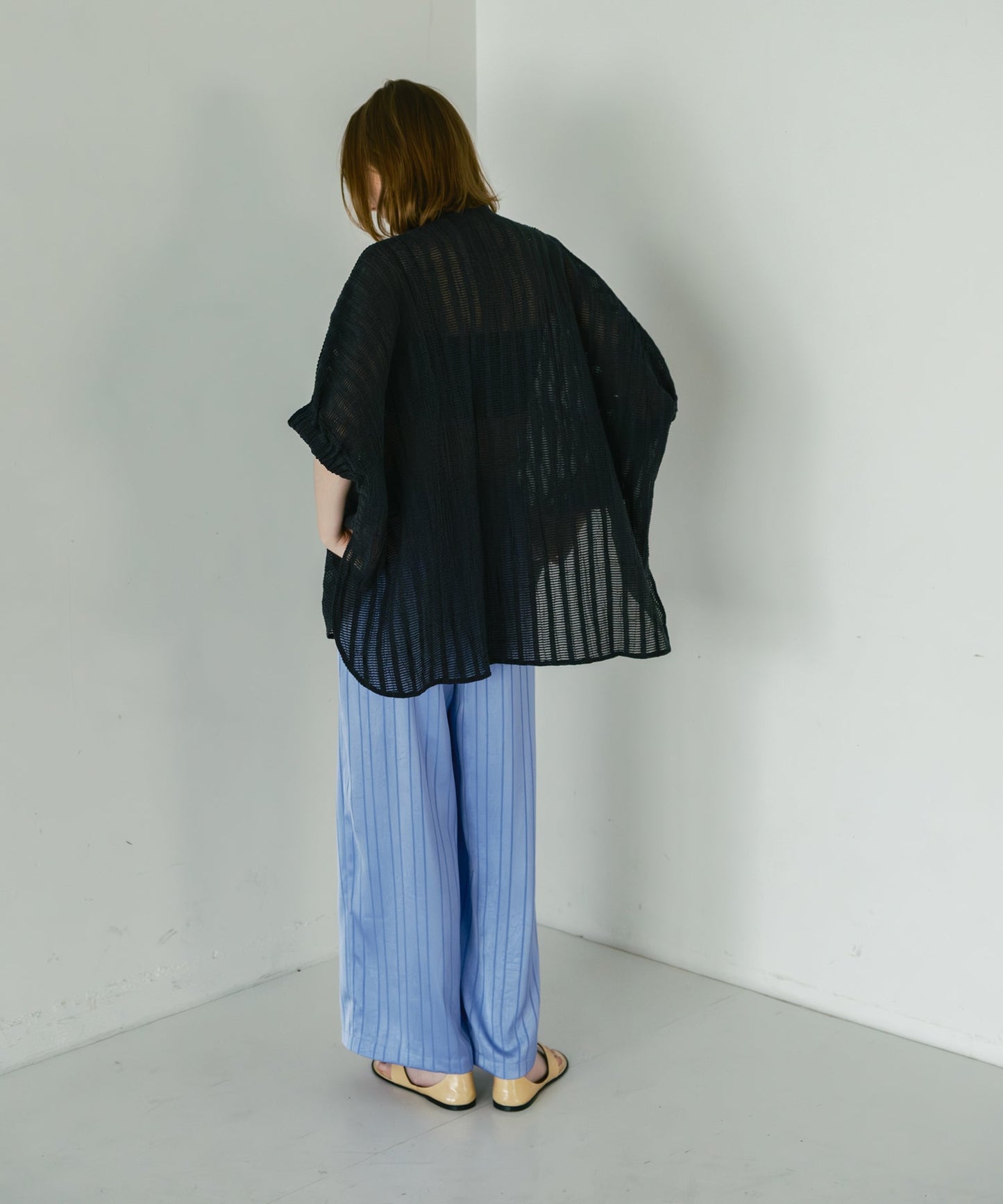wide square blouse / WHT26HBL4096