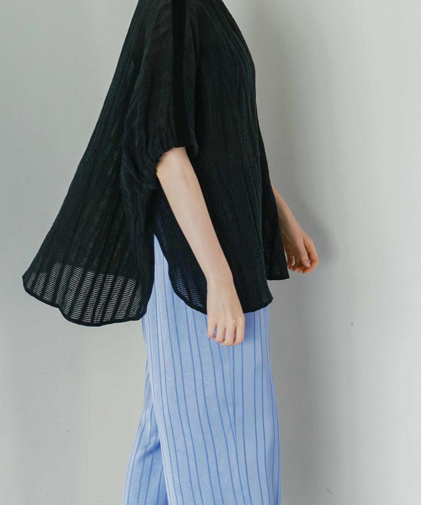 wide square blouse / WHT26HBL4096
