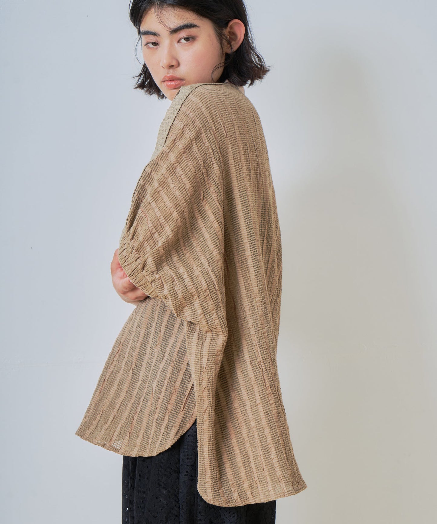 wide square blouse / WHT26HBL4096