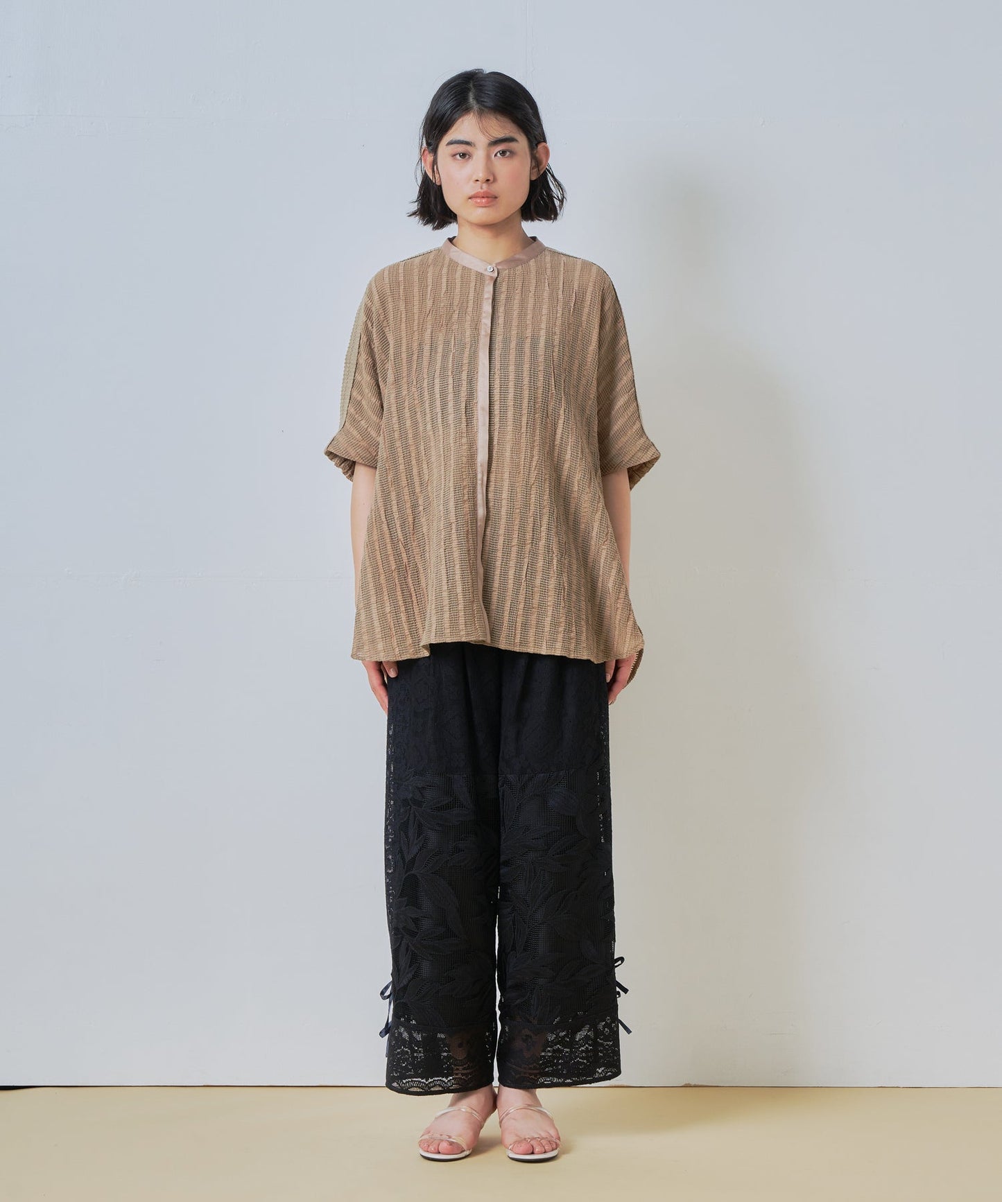 wide square blouse / WHT26HBL4096