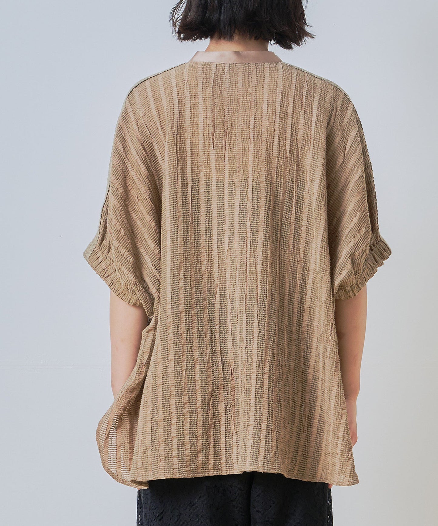 wide square blouse / WHT26HBL4096