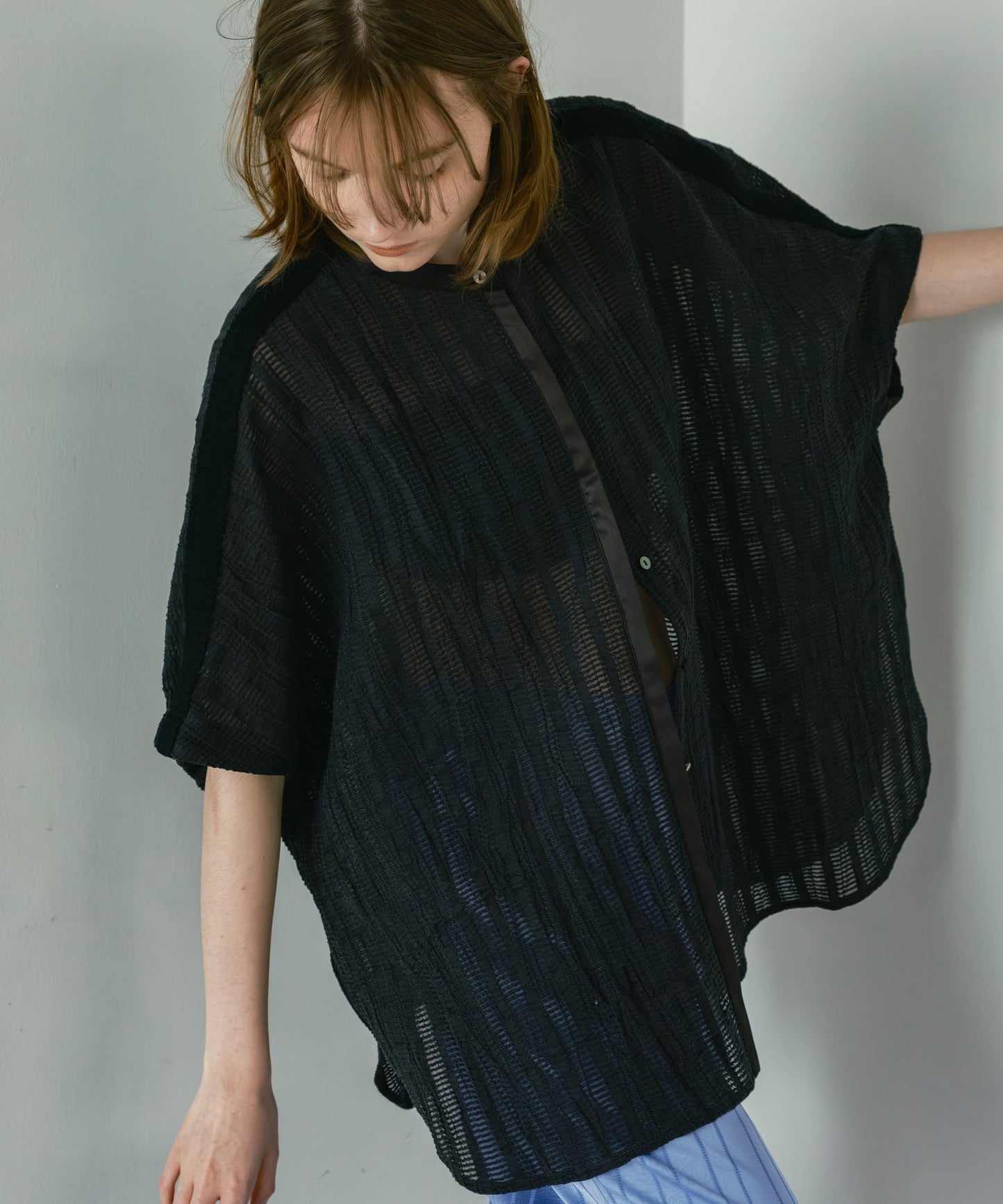 wide square blouse / WHT26HBL4096
