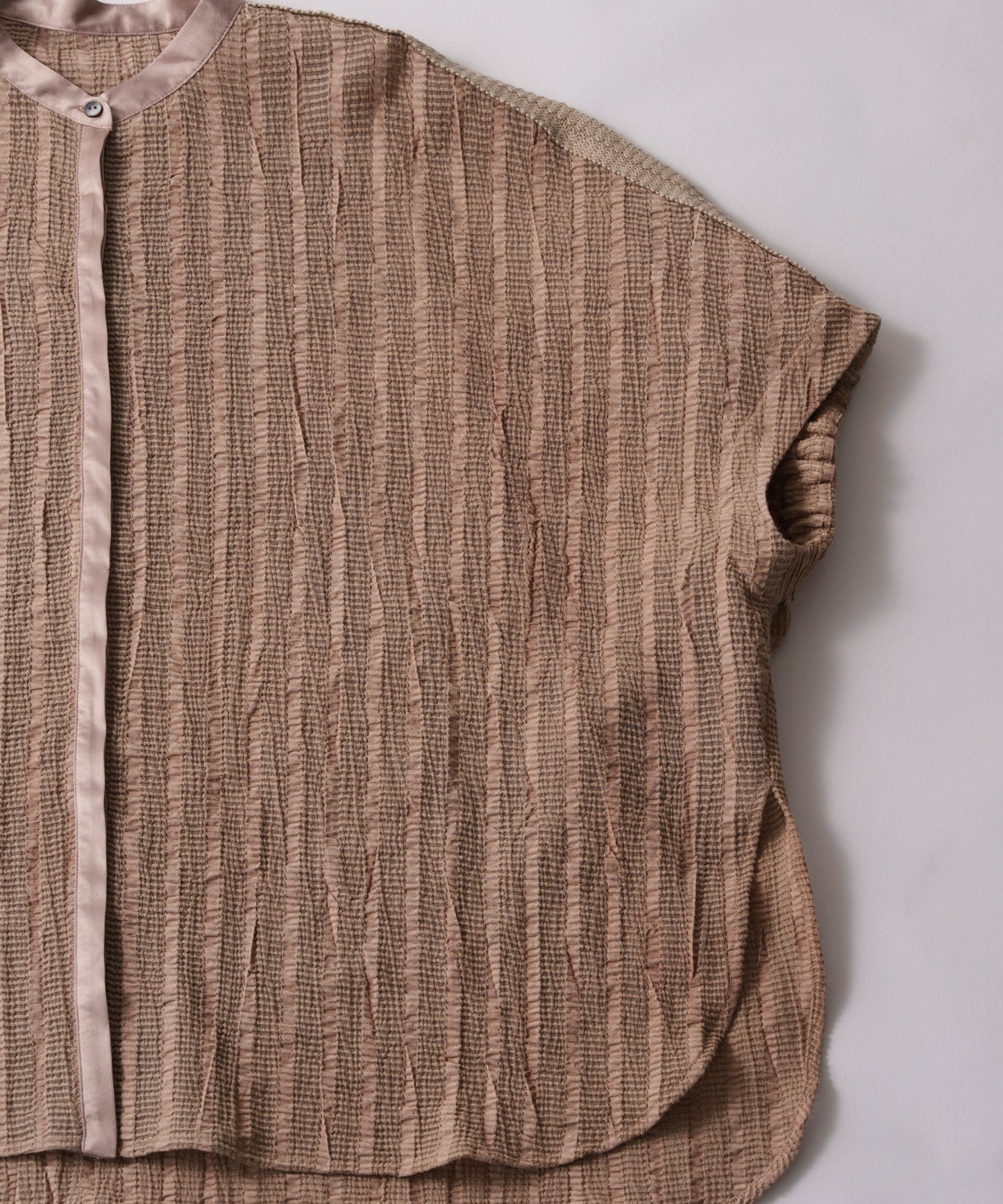 wide square blouse / WHT26HBL4096