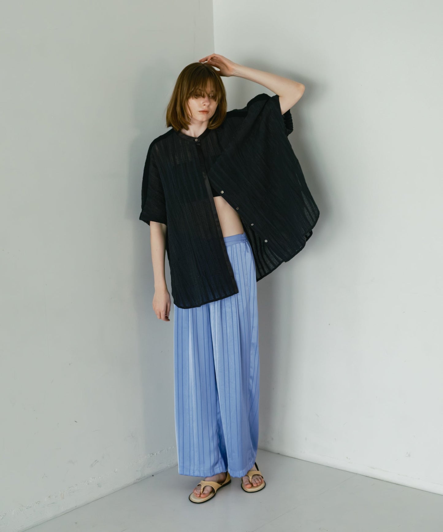 wide square blouse / WHT26HBL4096