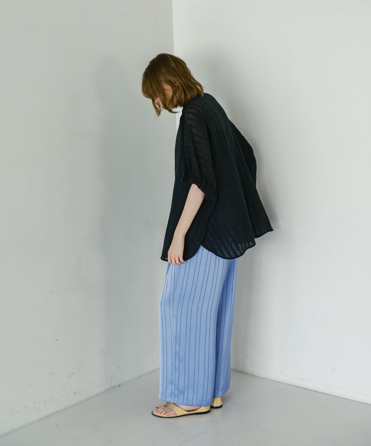 wide square blouse / WHT26HBL4096