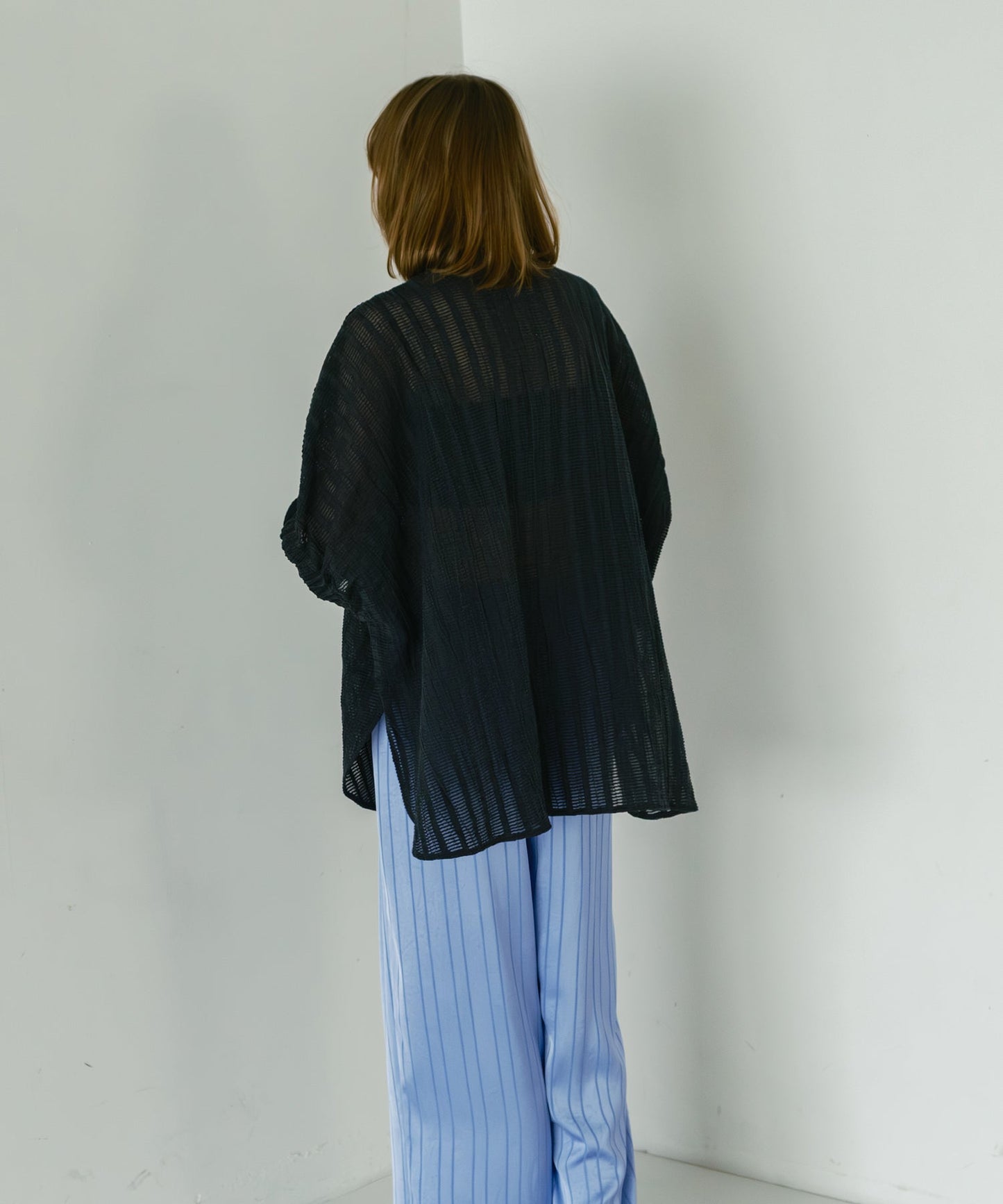 wide square blouse / WHT26HBL4096