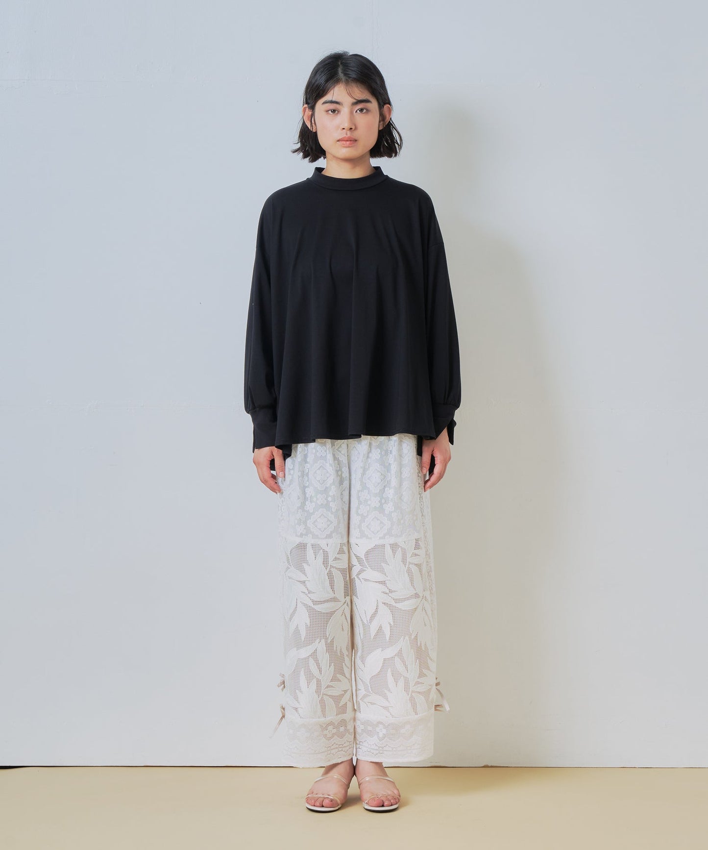 A line flare tee / WHT26HCS4009