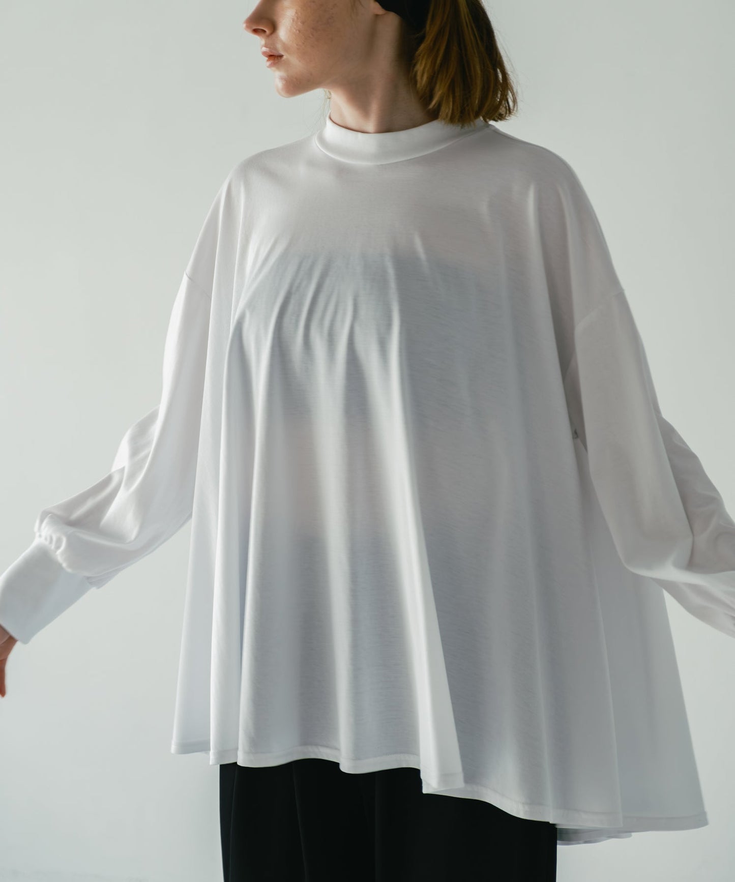 A line flare tee / WHT26HCS4009