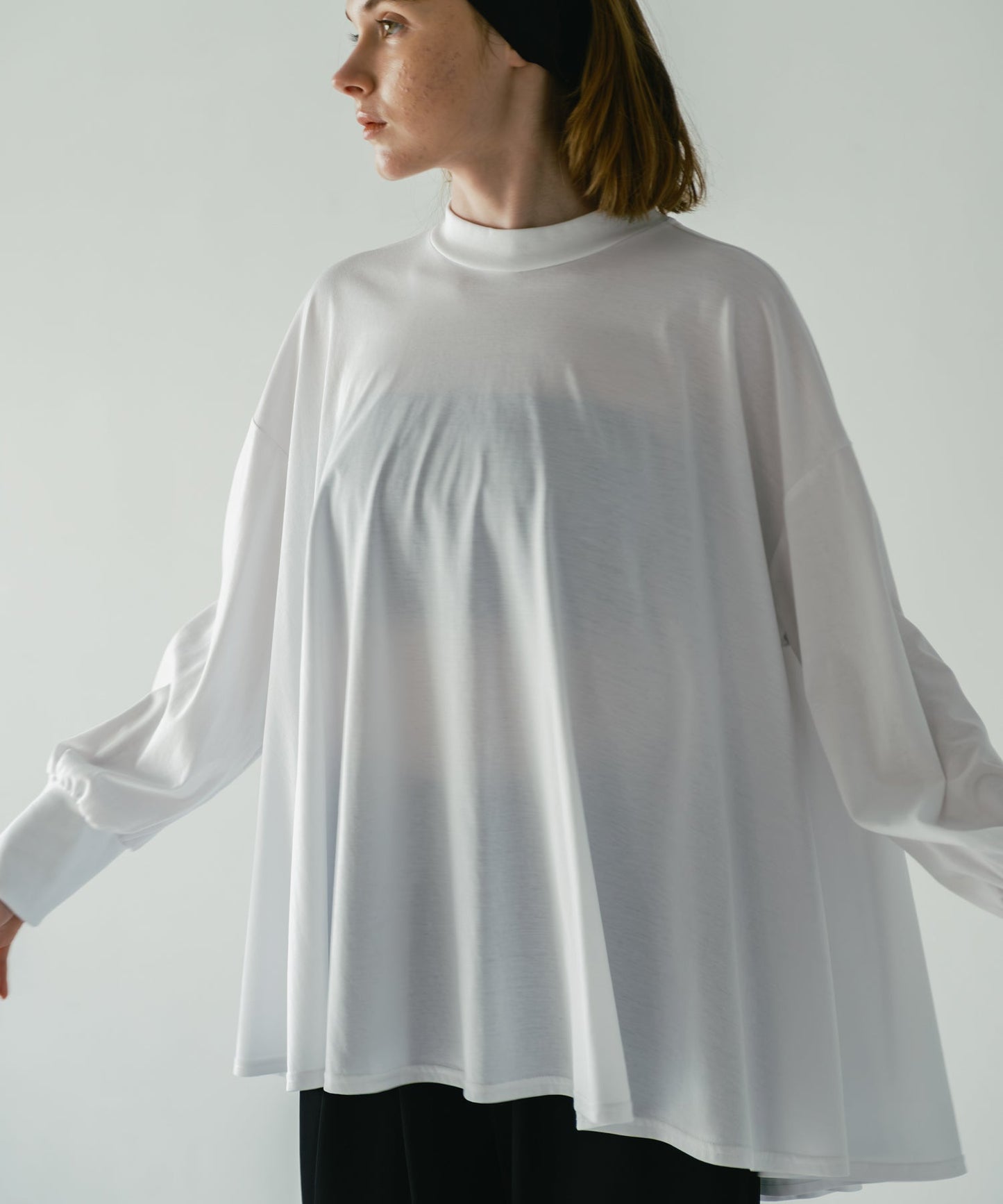 A line flare tee / WHT26HCS4009