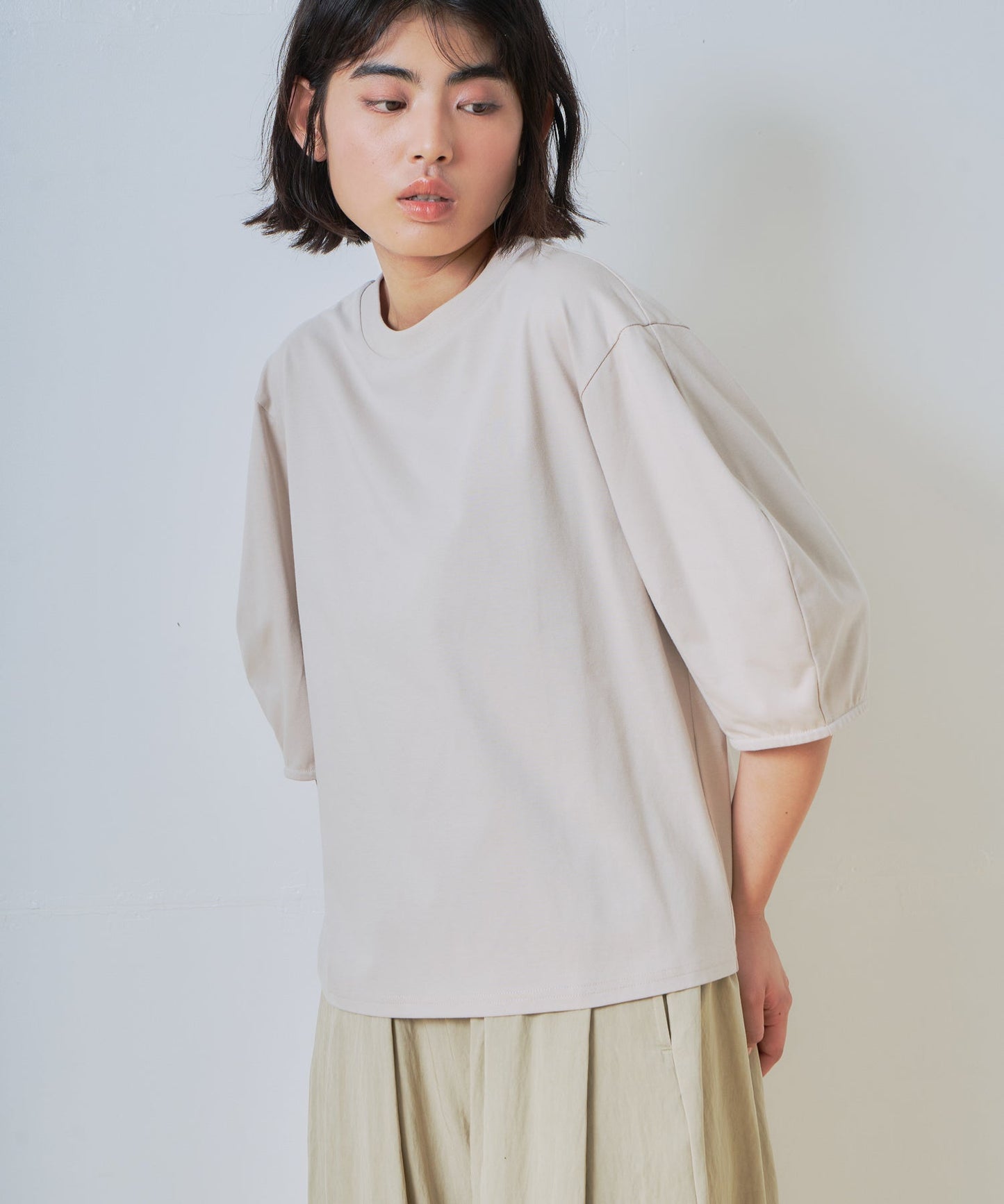 curve sleeve tee / WHT26HCS4012