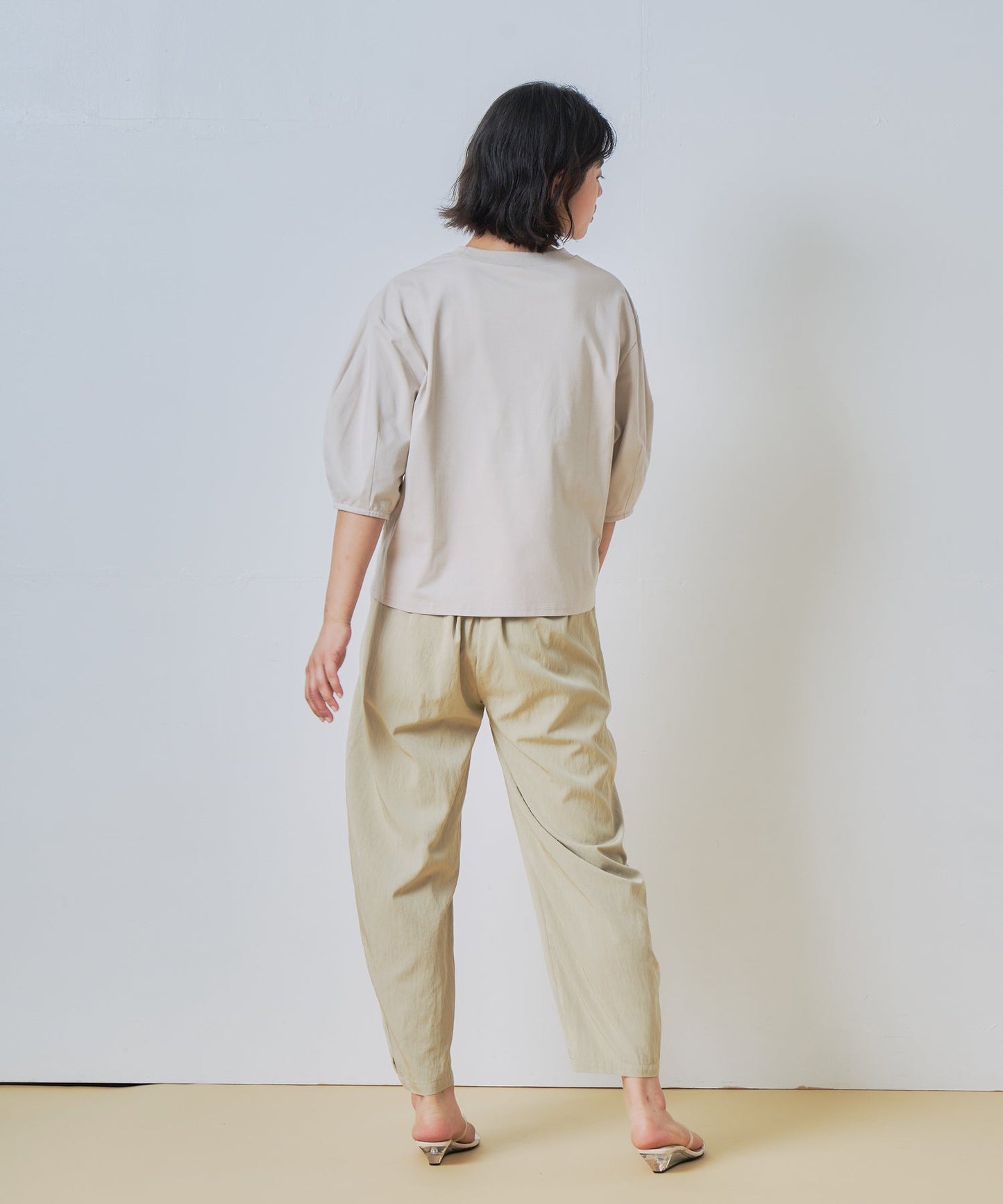 curve sleeve tee / WHT26HCS4012