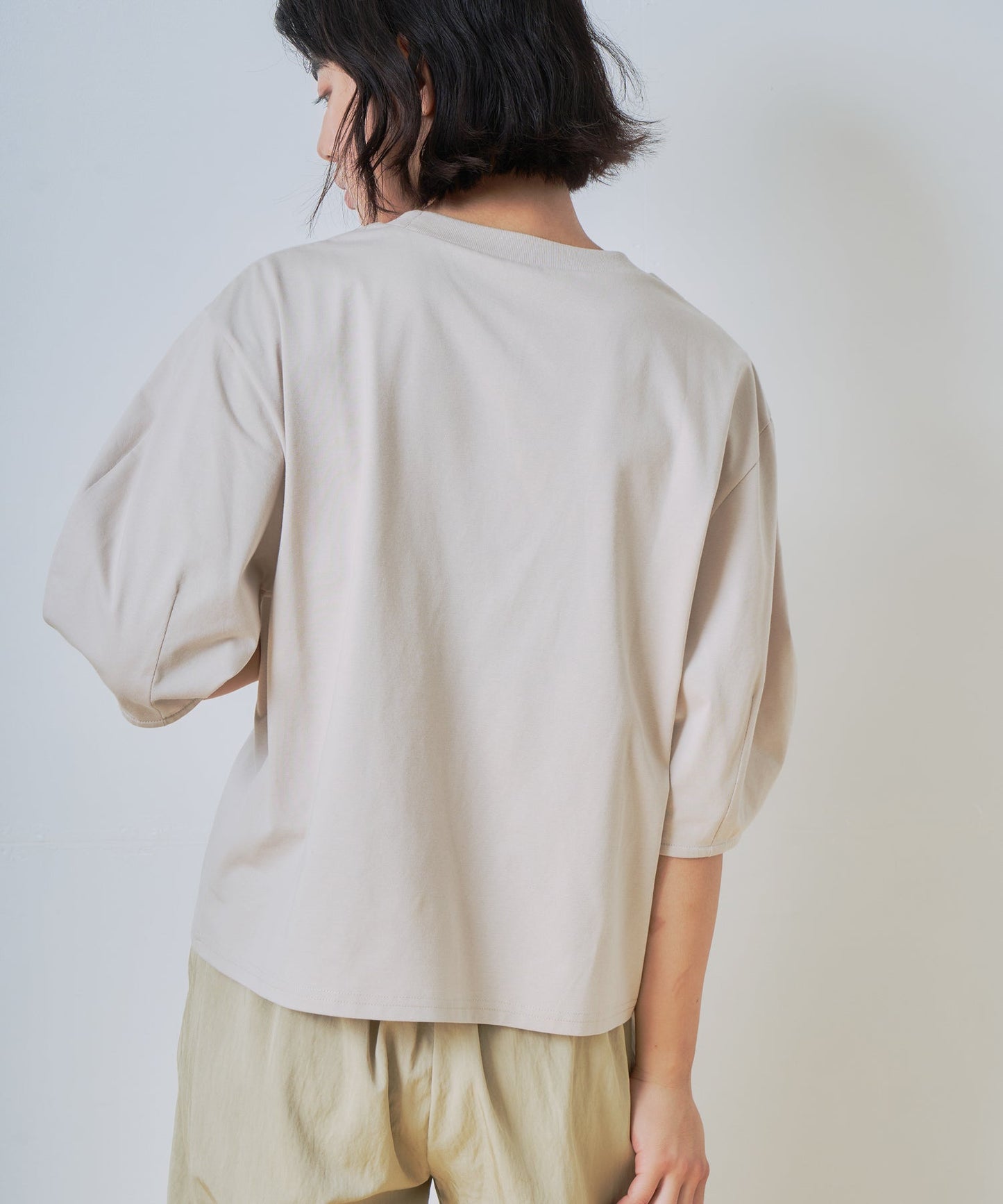 curve sleeve tee / WHT26HCS4012