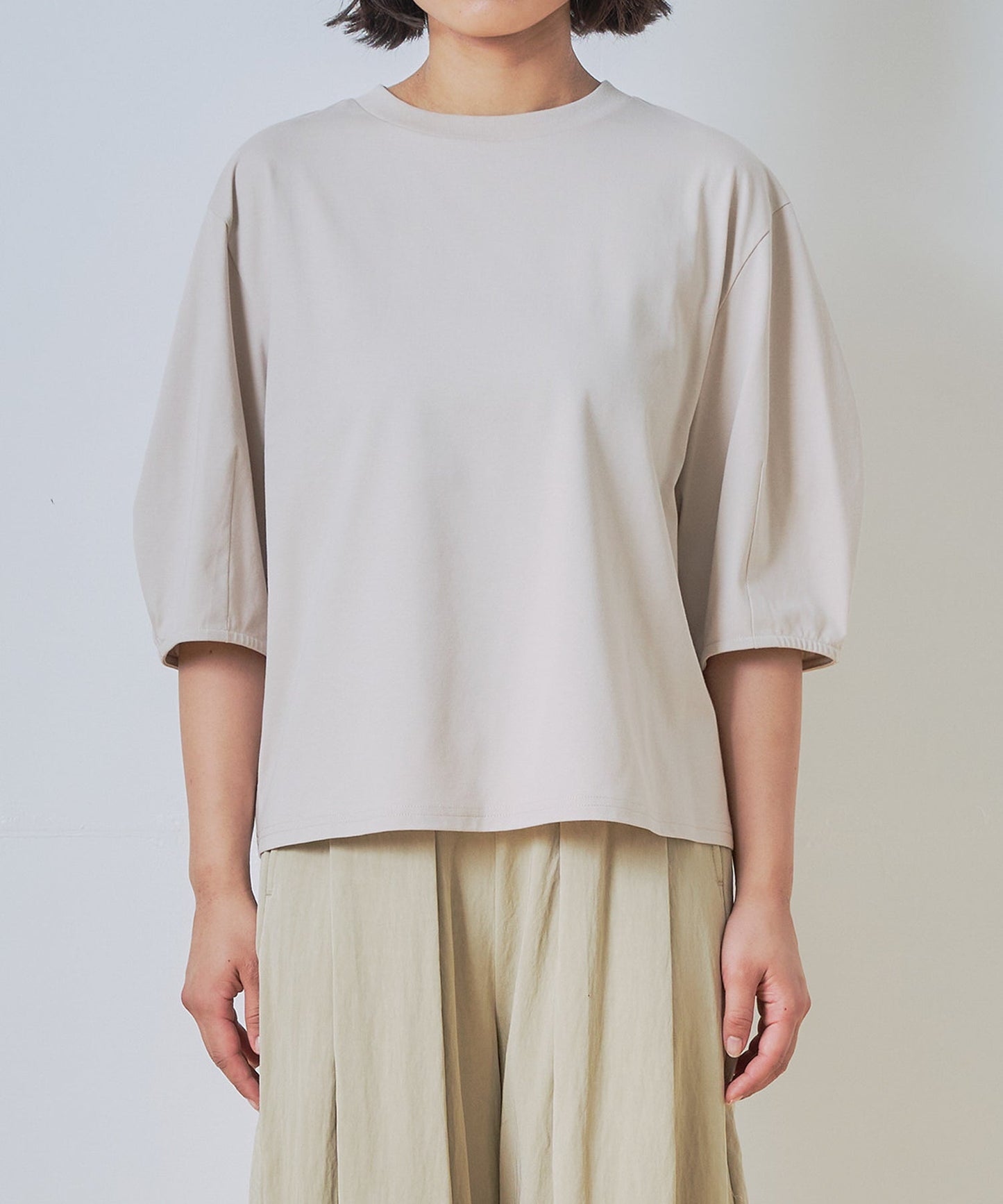 curve sleeve tee / WHT26HCS4012