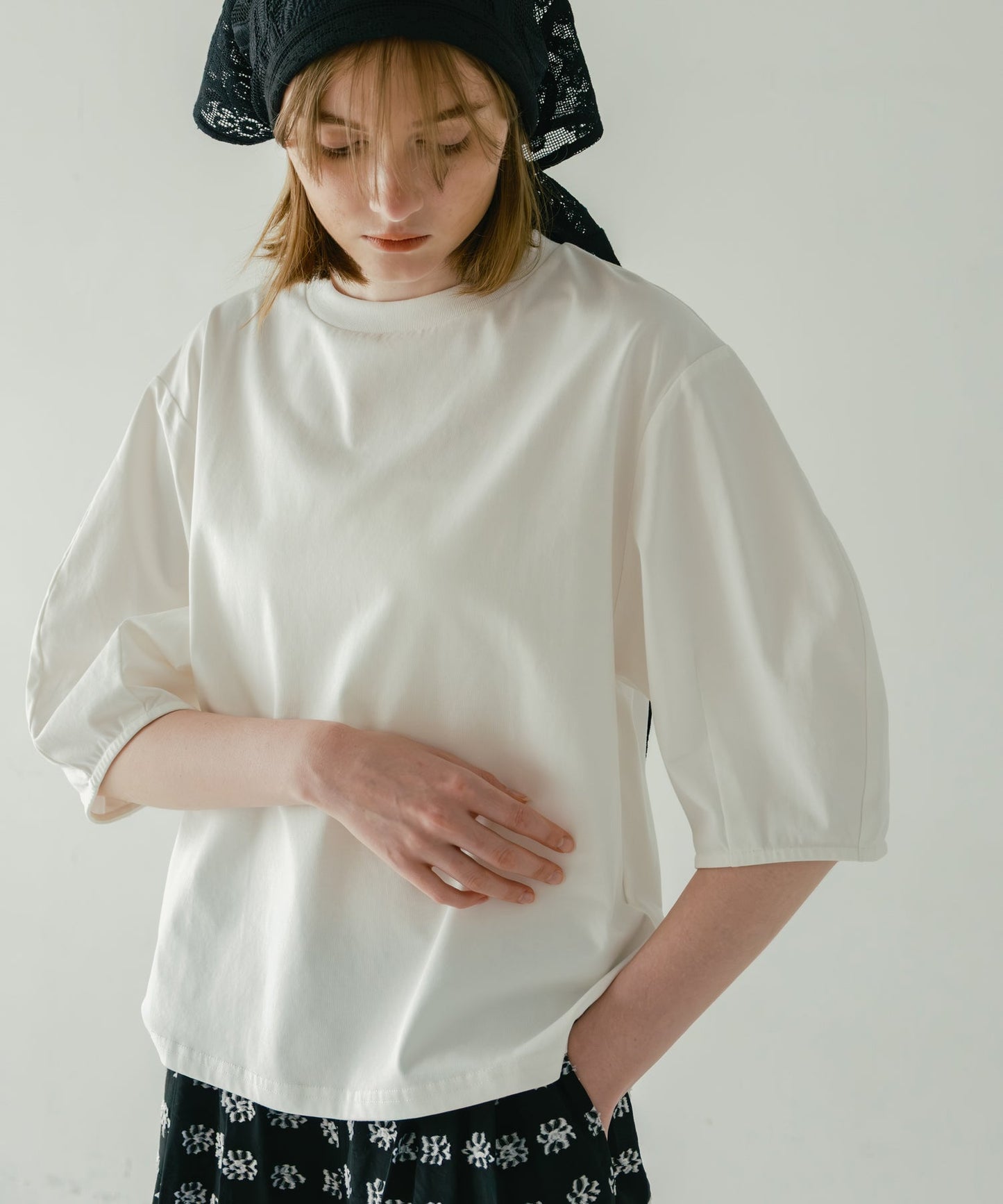 curve sleeve tee / WHT26HCS4012