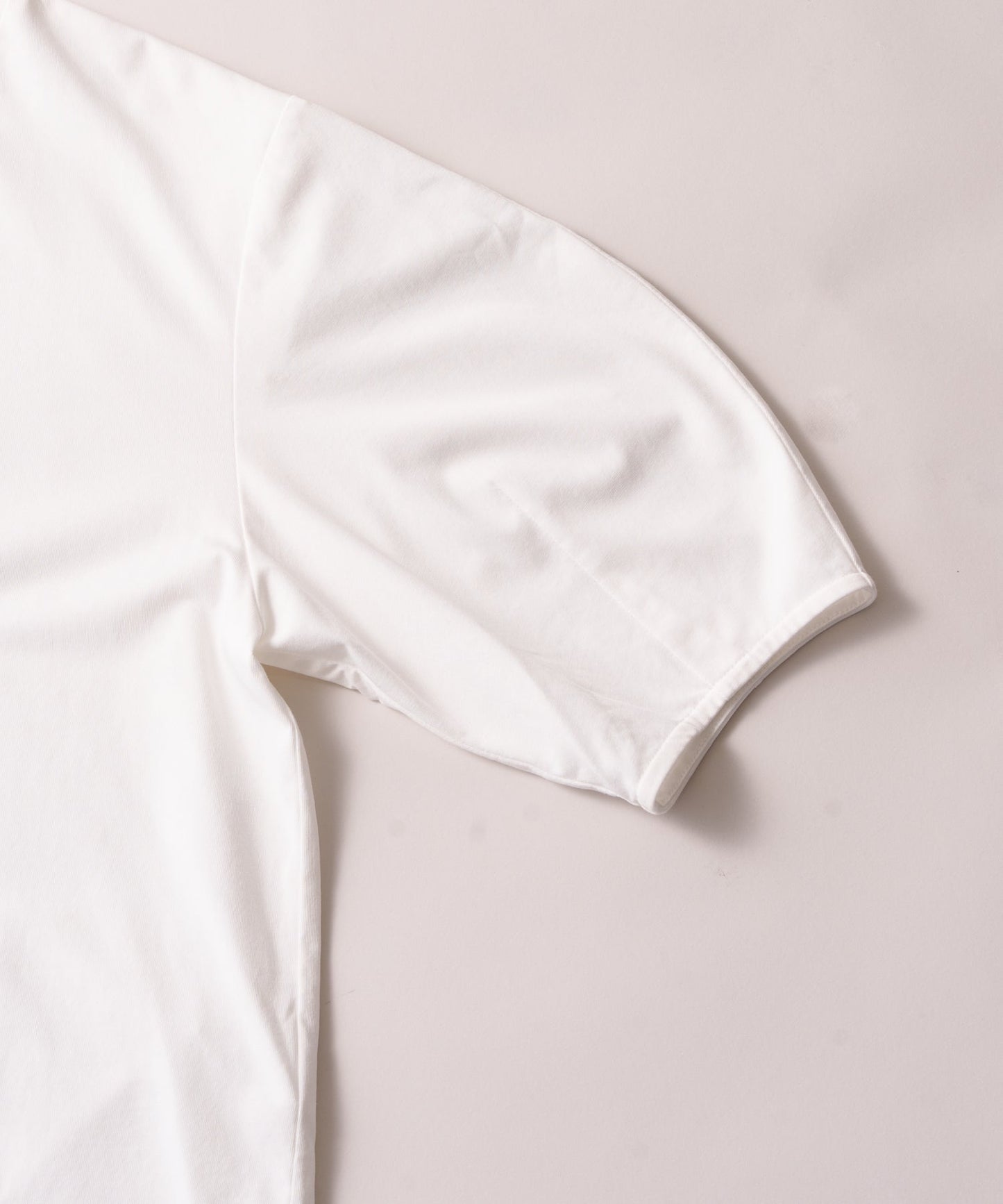 curve sleeve tee / WHT26HCS4012