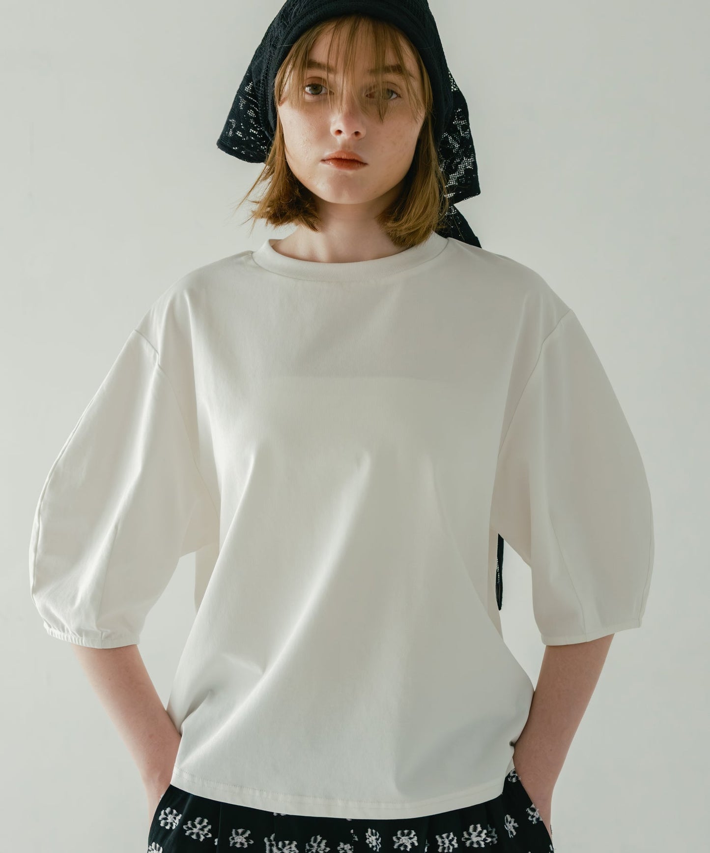 curve sleeve tee / WHT26HCS4012