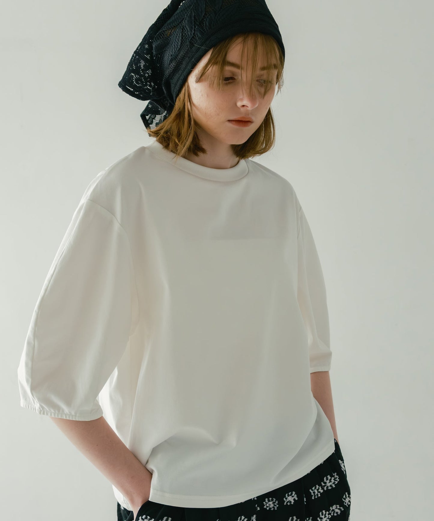 curve sleeve tee / WHT26HCS4012