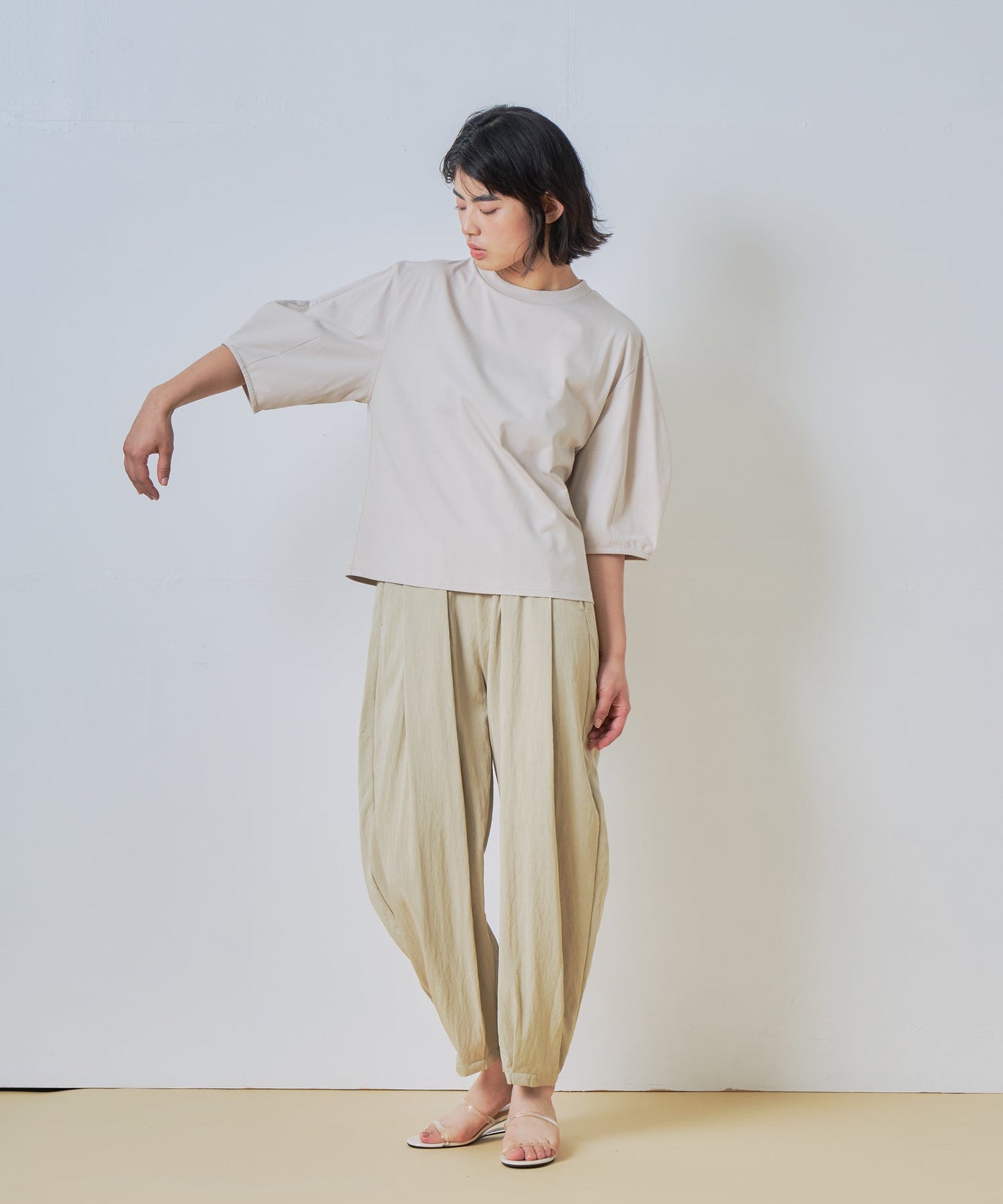 curve sleeve tee / WHT26HCS4012