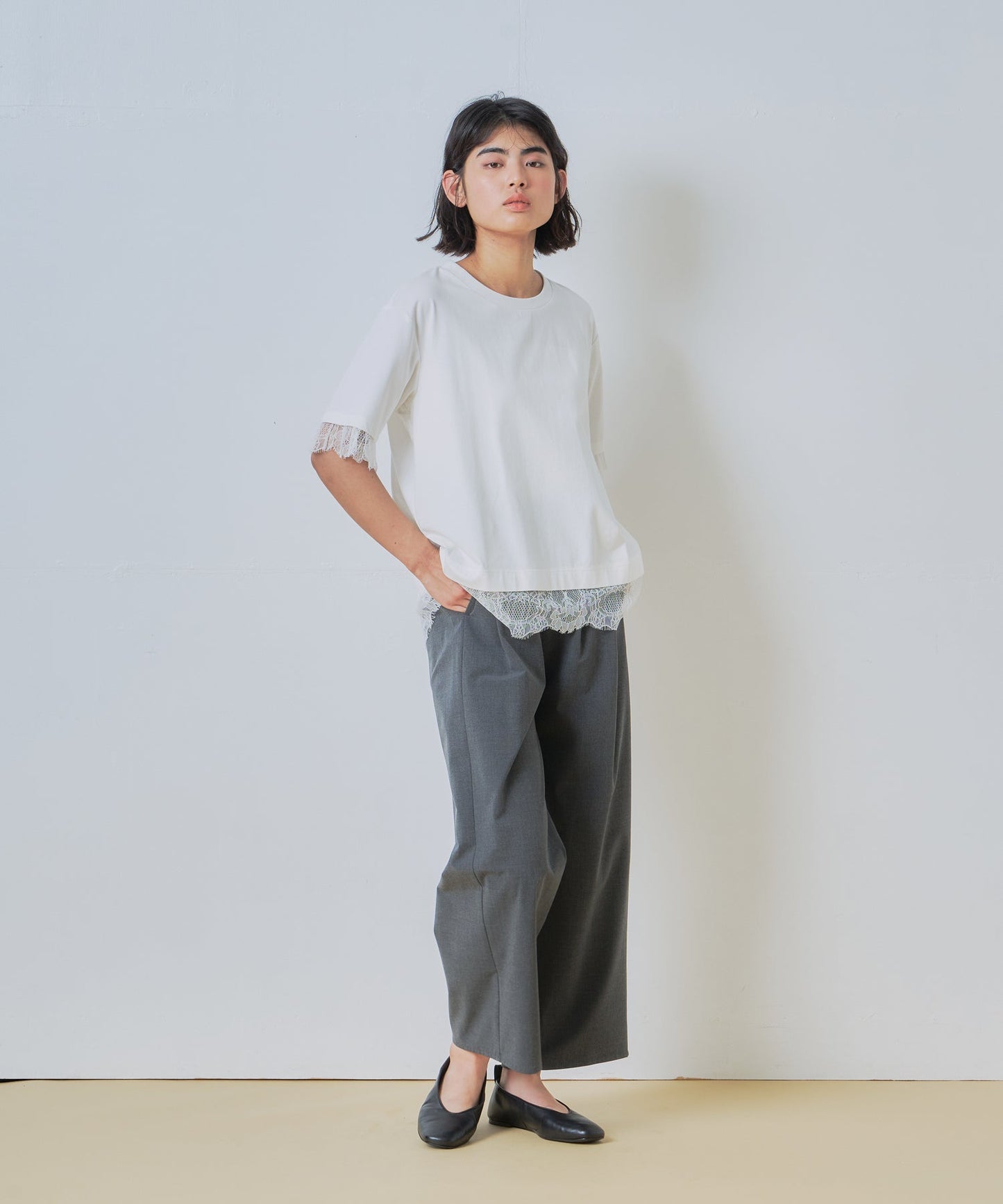 lace combination tee / WHT26HCS4016