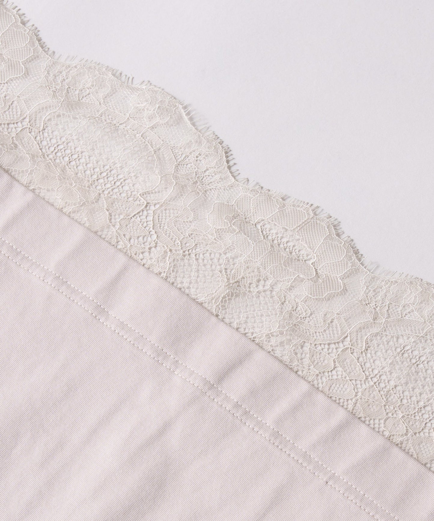 lace combination tee / WHT26HCS4016