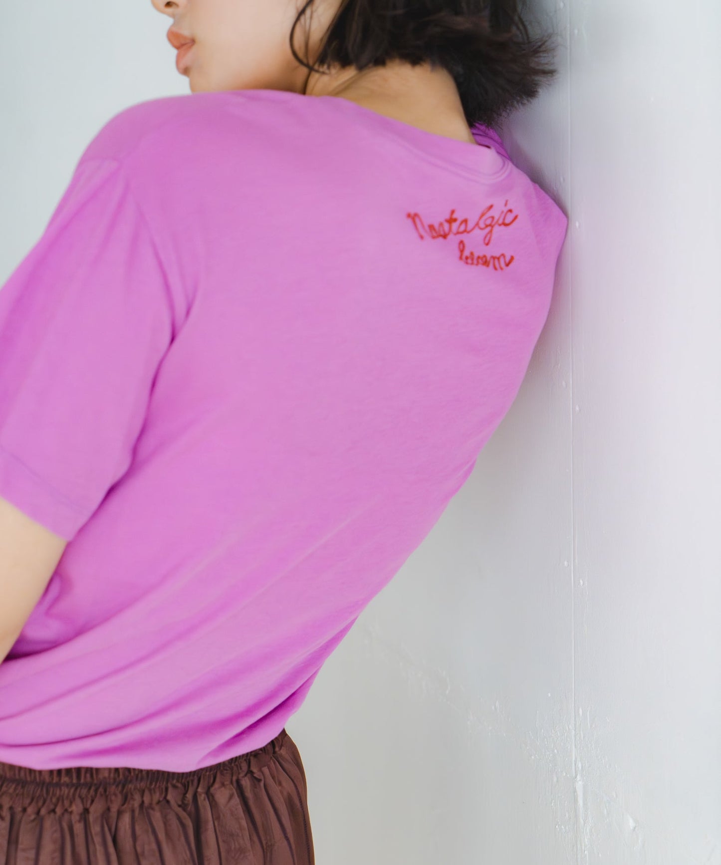 color embroidery tee / WHT26HCS4017