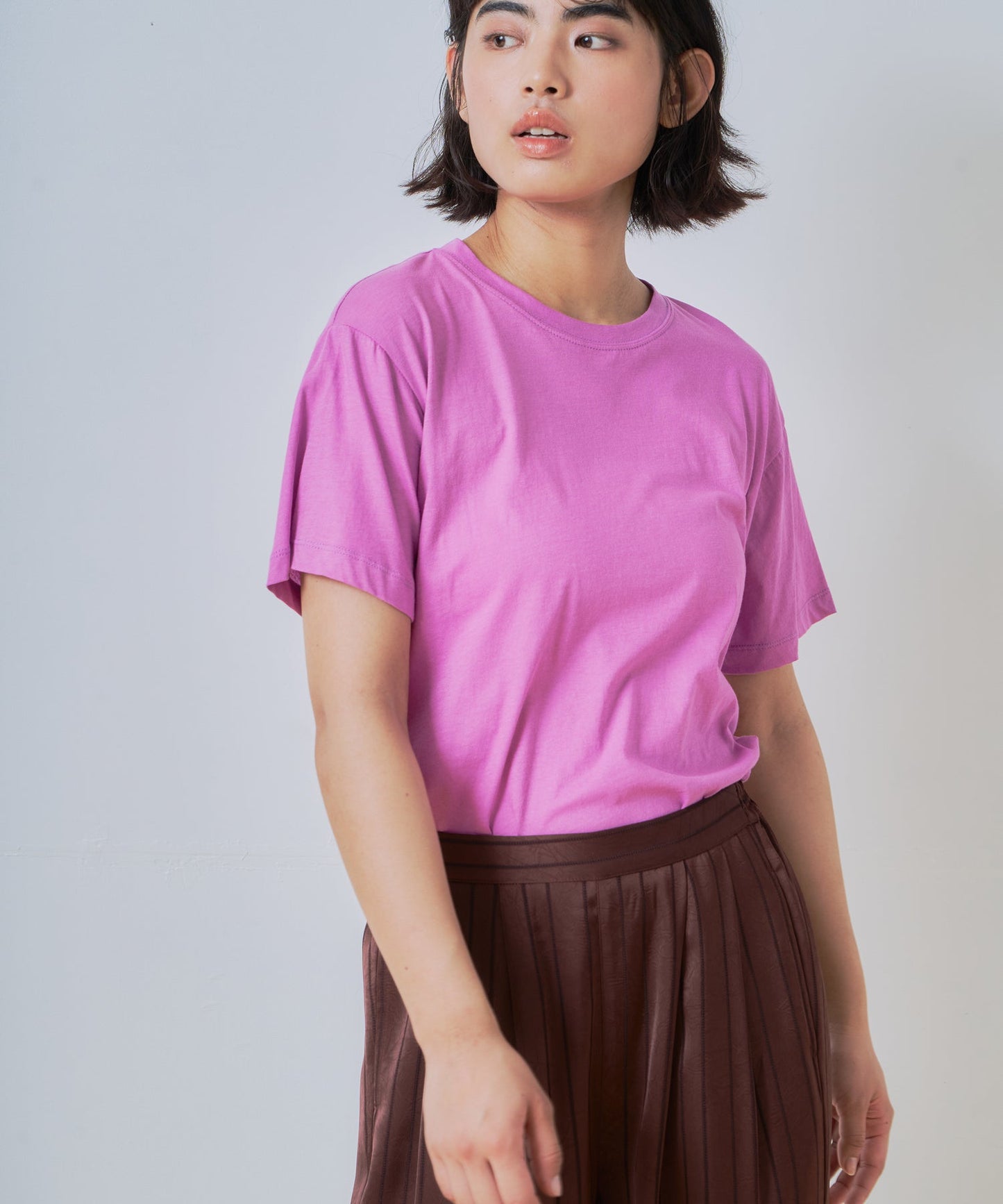 color embroidery tee / WHT26HCS4017
