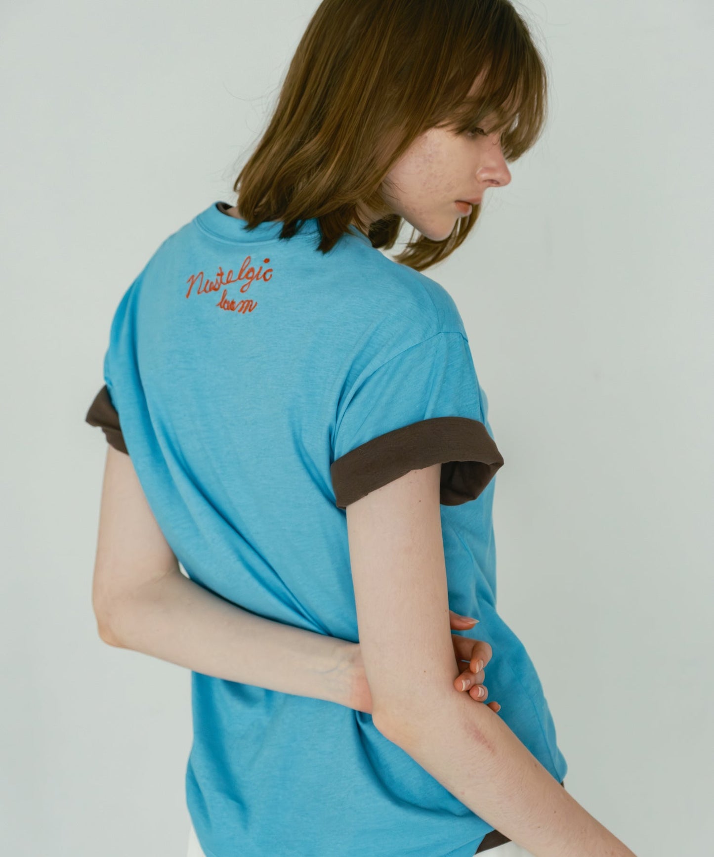 color embroidery tee / WHT26HCS4017