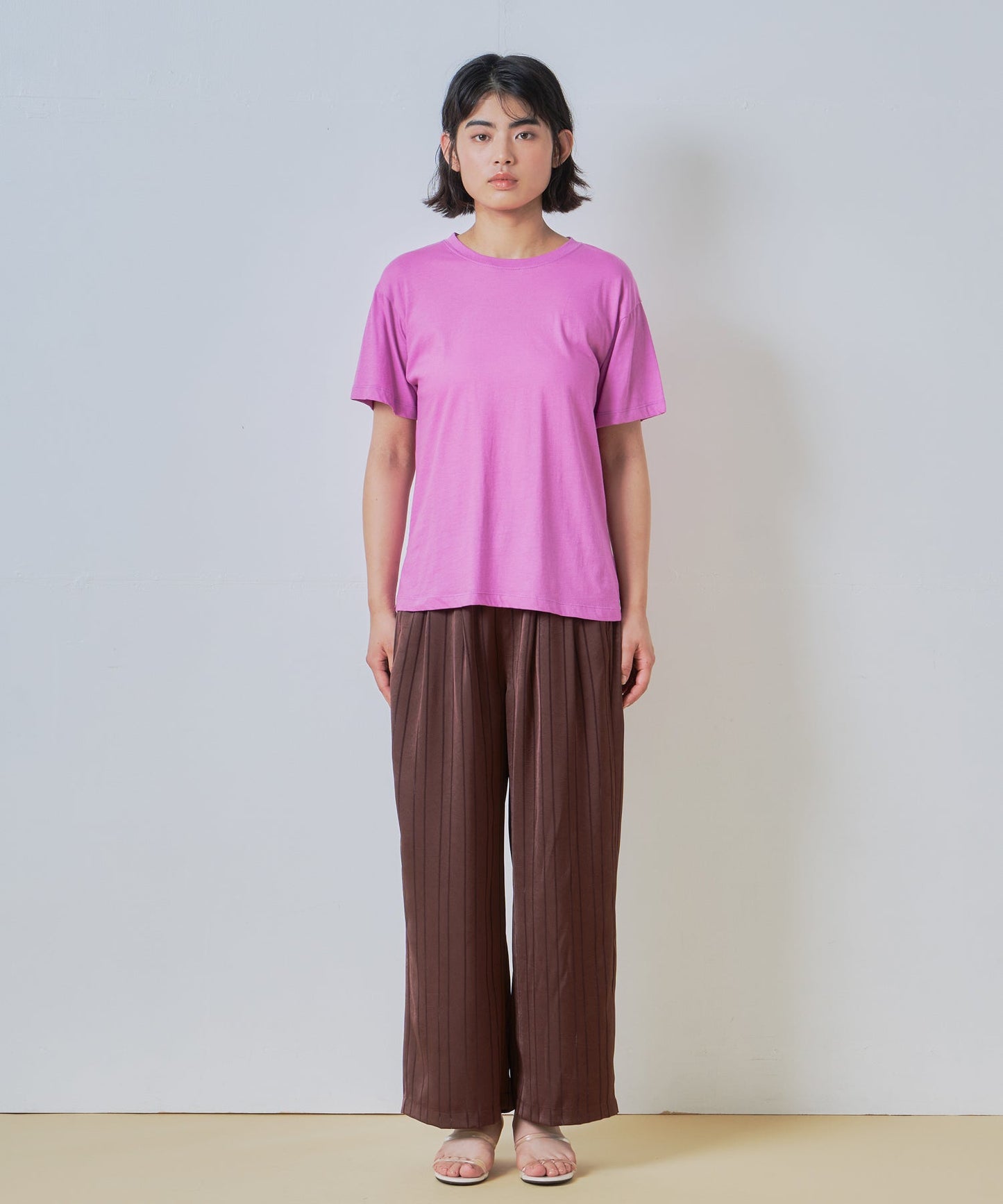 color embroidery tee / WHT26HCS4017
