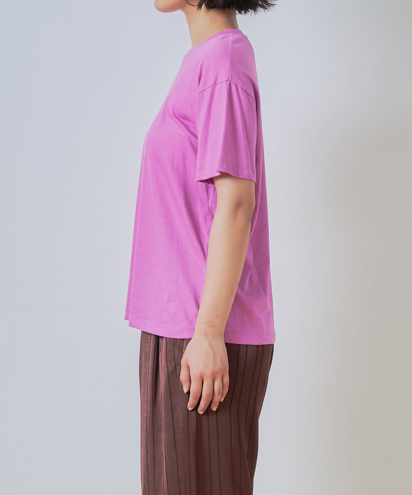 color embroidery tee / WHT26HCS4017