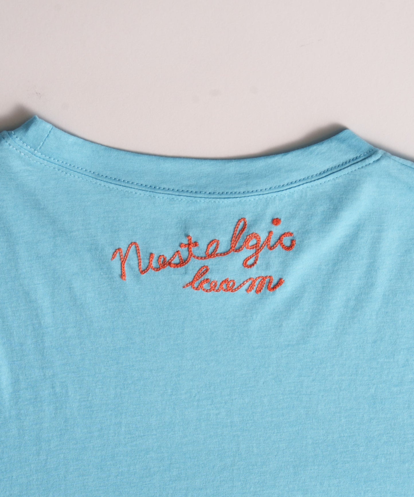 color embroidery tee / WHT26HCS4017