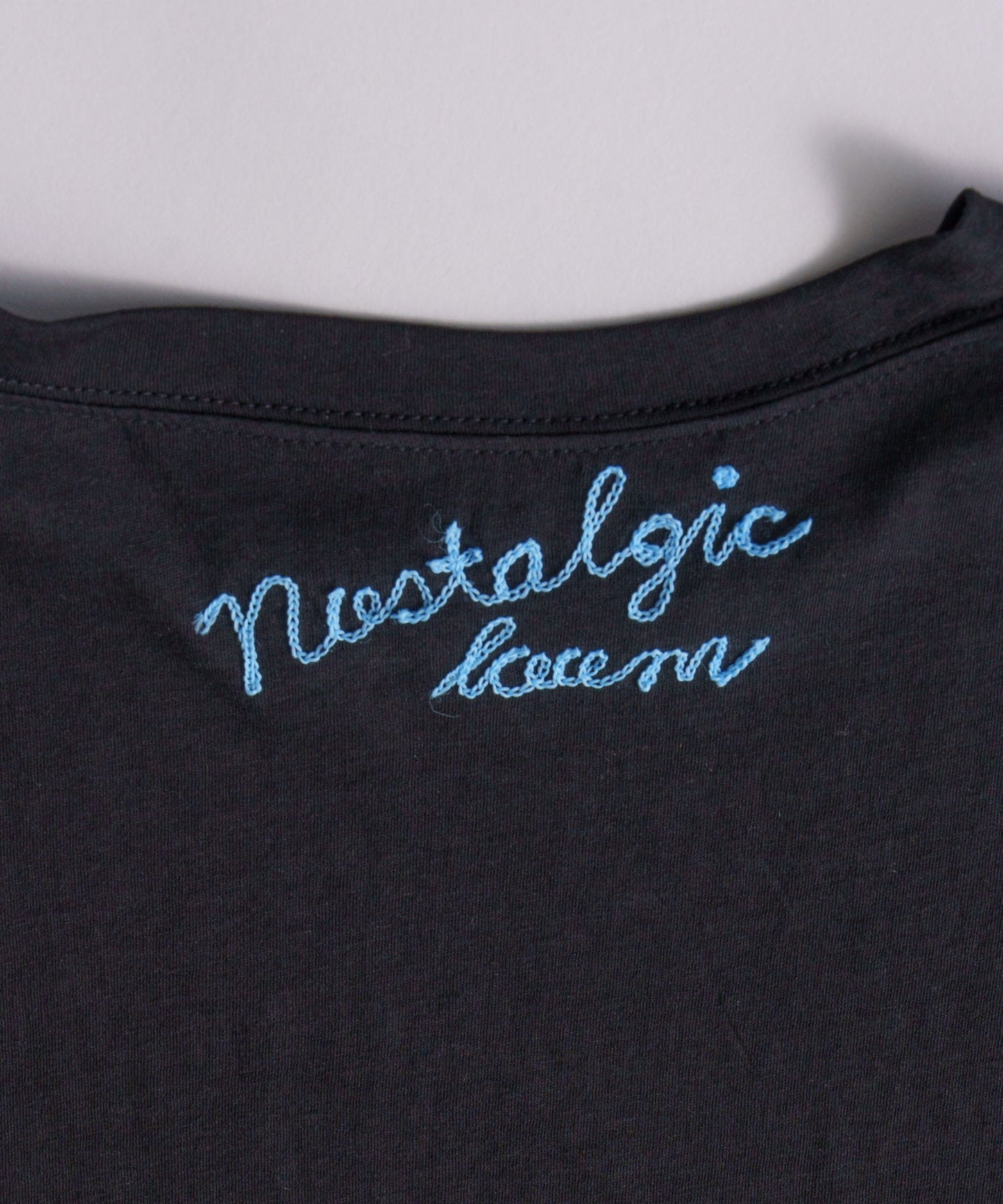 color embroidery tee / WHT26HCS4017
