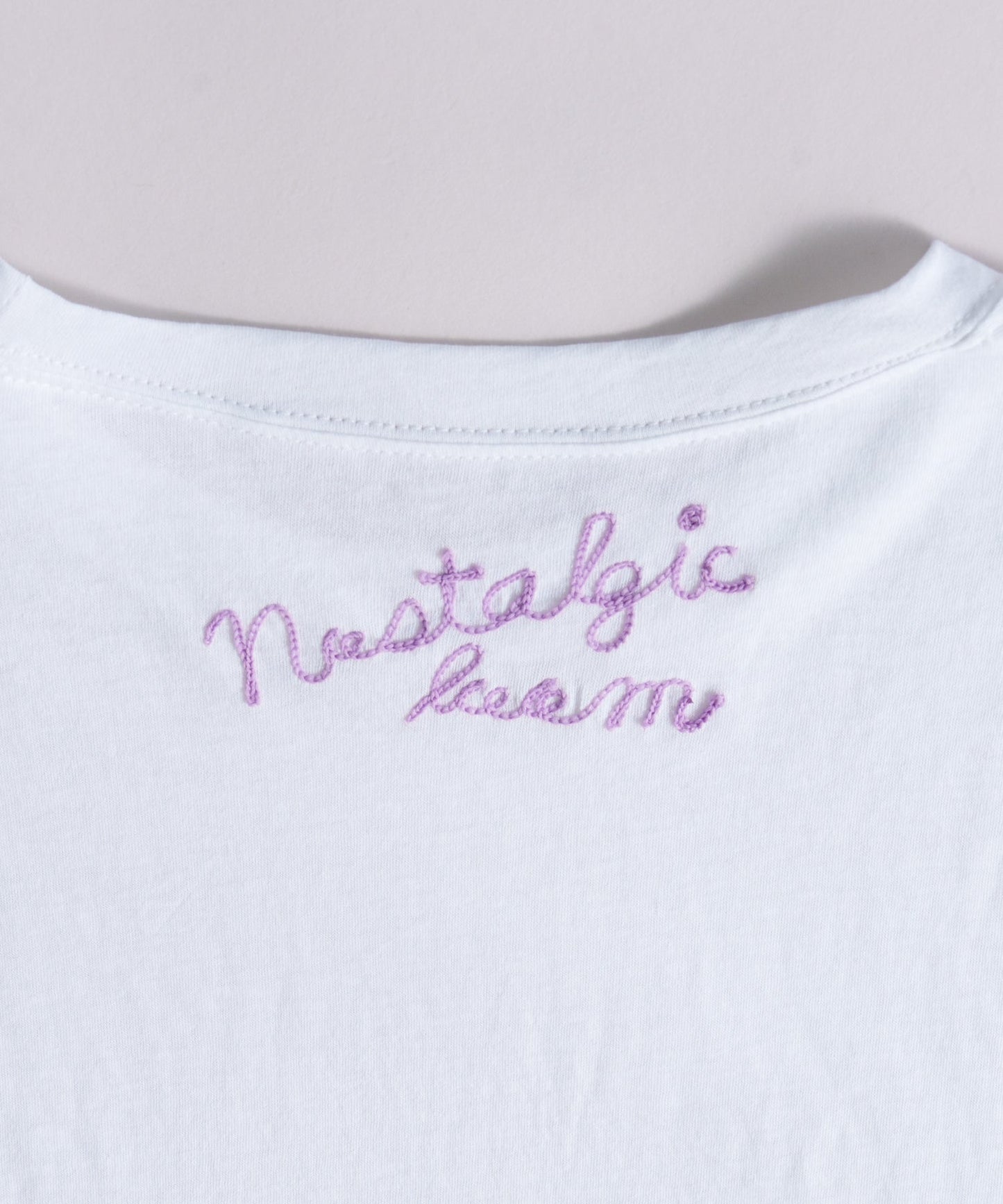 color embroidery tee / WHT26HCS4017