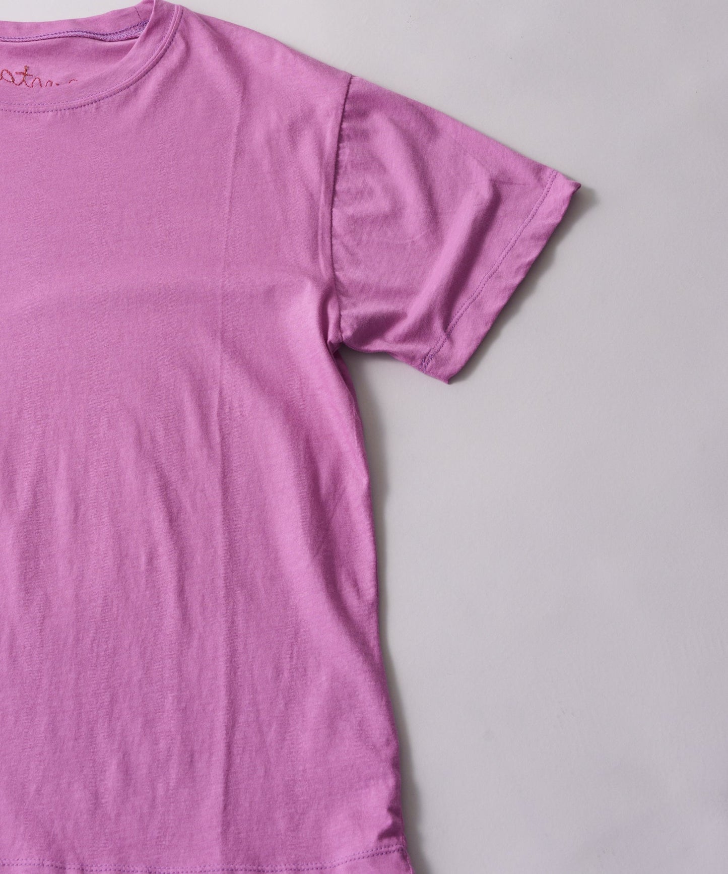 color embroidery tee / WHT26HCS4017
