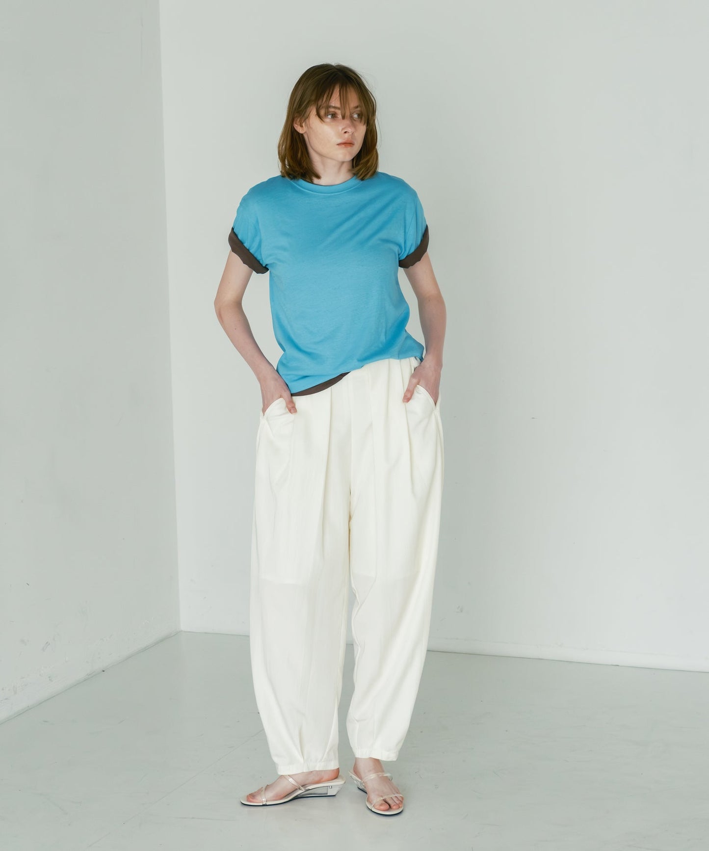 color embroidery tee / WHT26HCS4017
