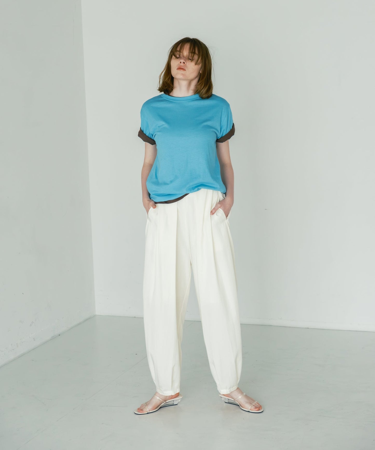 color embroidery tee / WHT26HCS4017