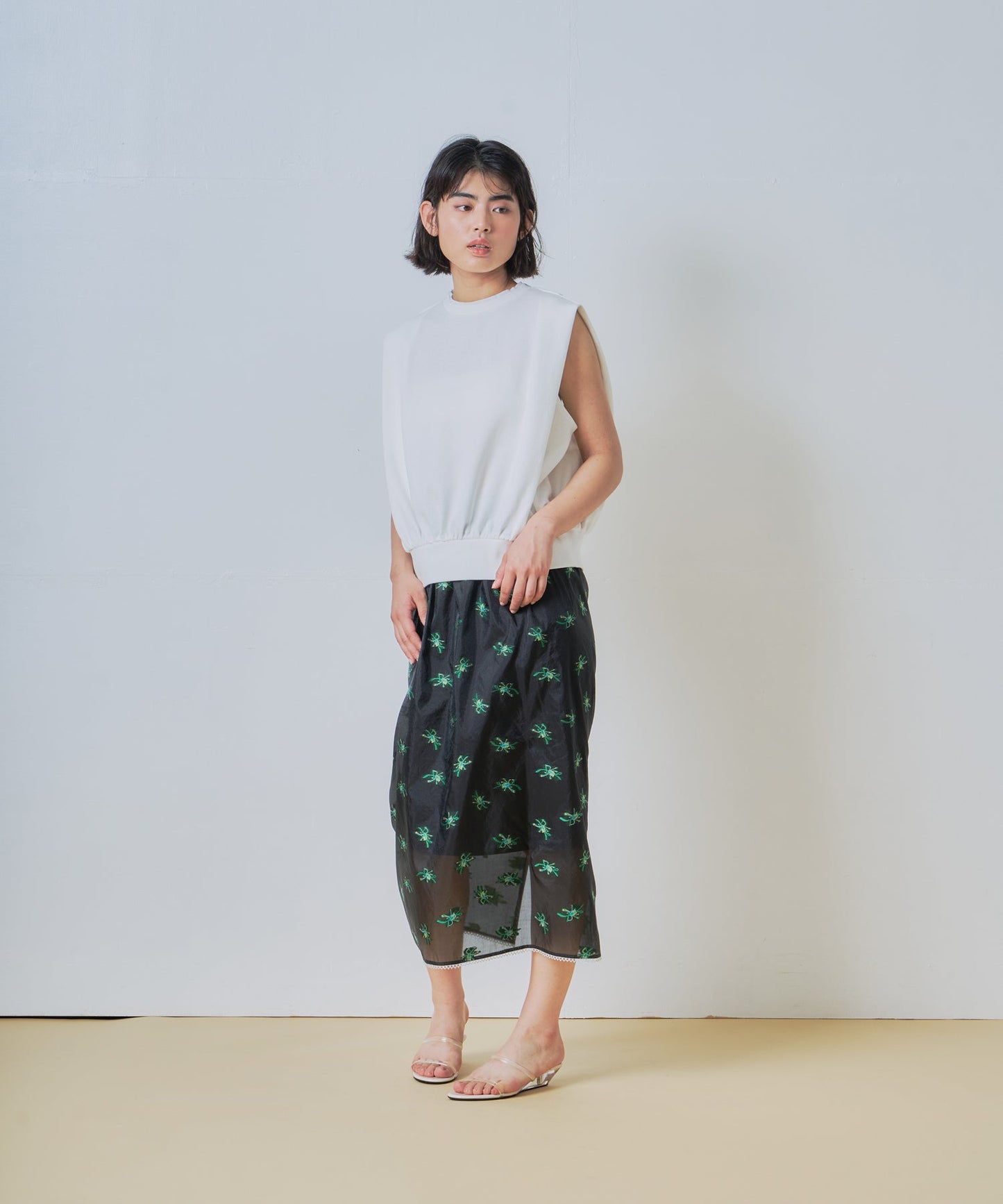 shoulder tuck tops / WHT26HCS4091