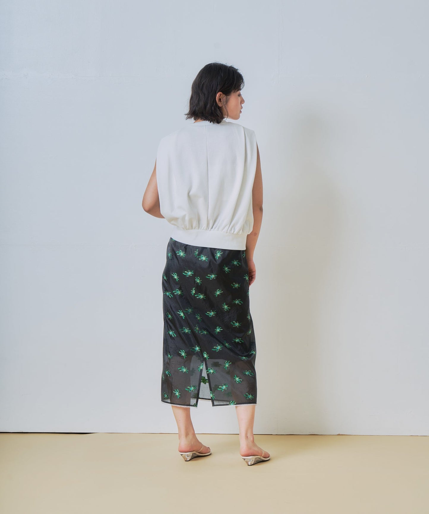 shoulder tuck tops / WHT26HCS4091