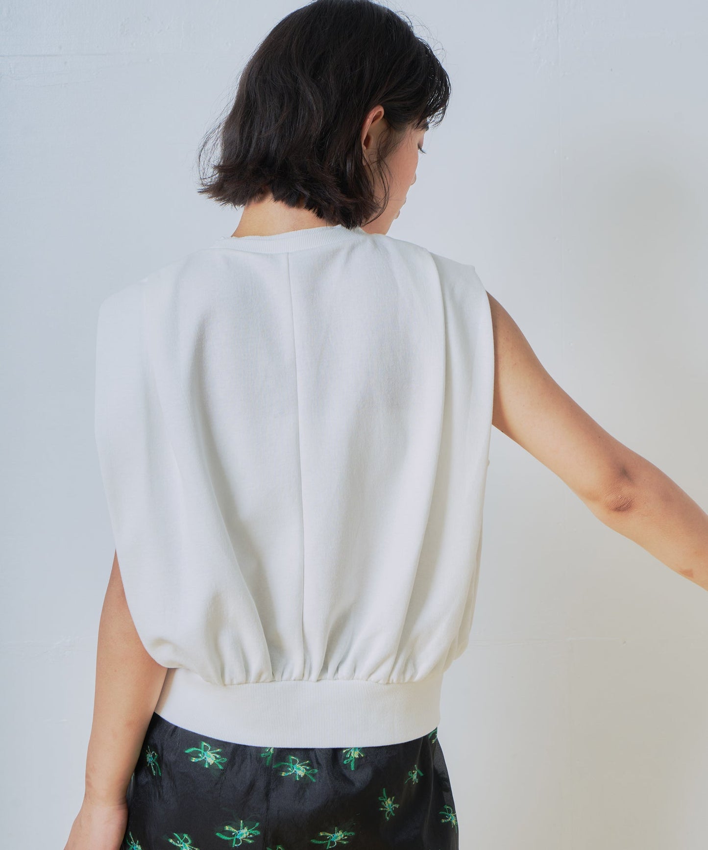 shoulder tuck tops / WHT26HCS4091