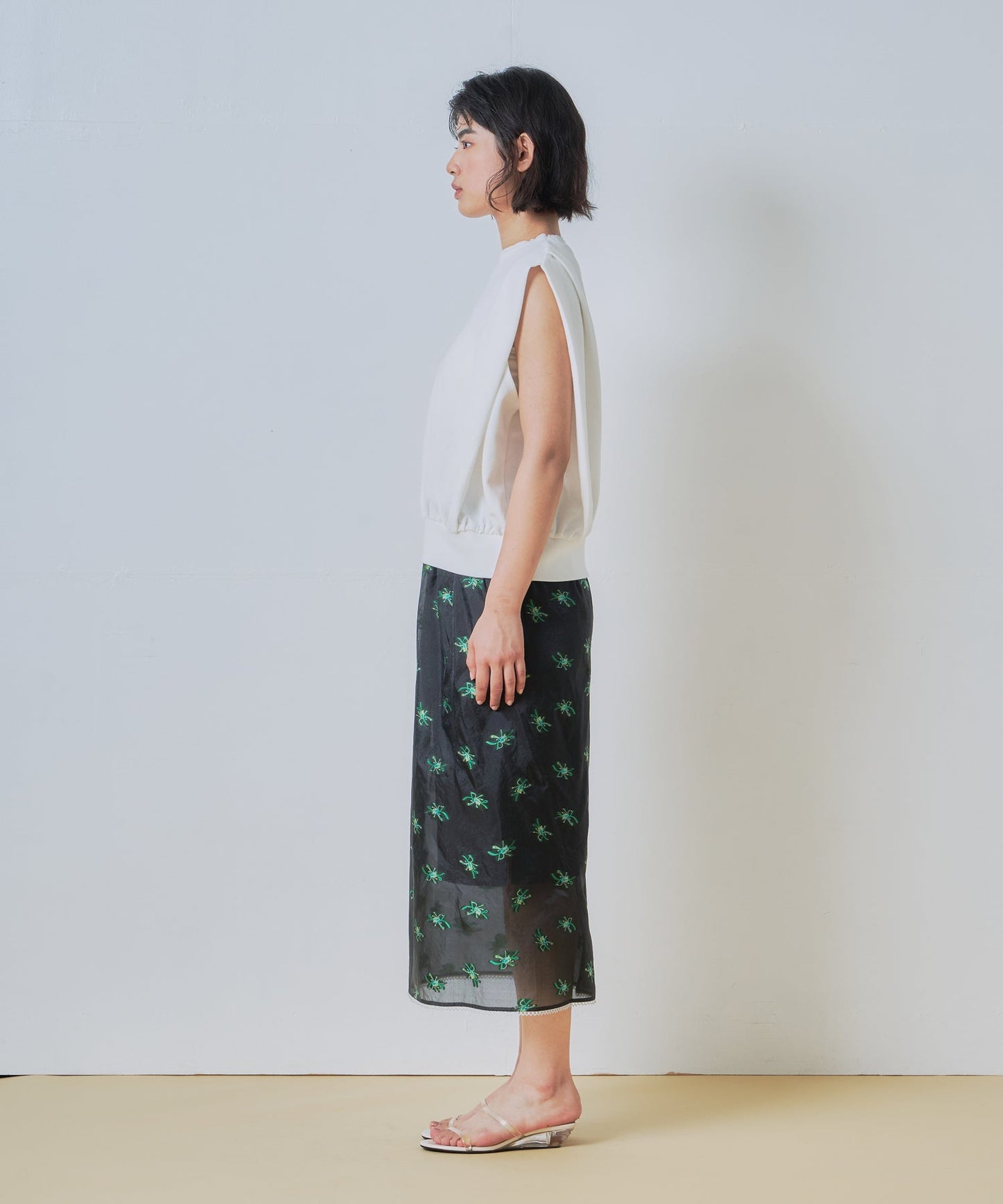 shoulder tuck tops / WHT26HCS4091