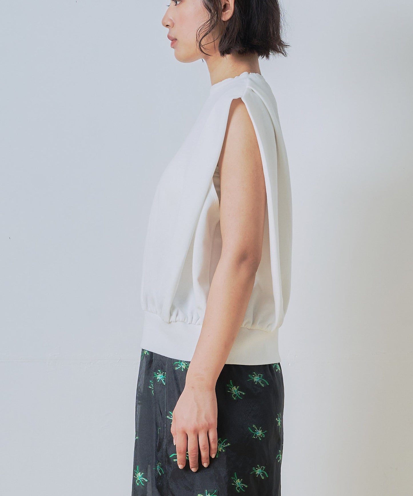 shoulder tuck tops / WHT26HCS4091