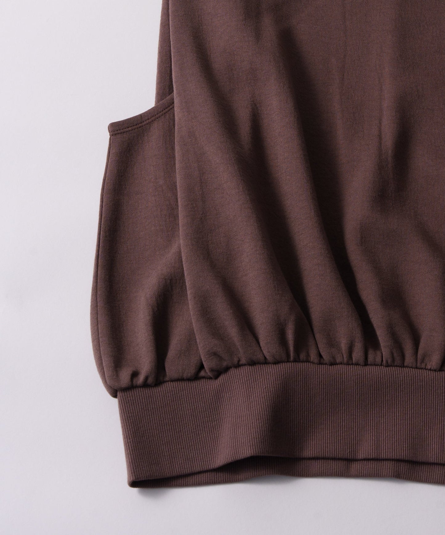 shoulder tuck tops / WHT26HCS4091