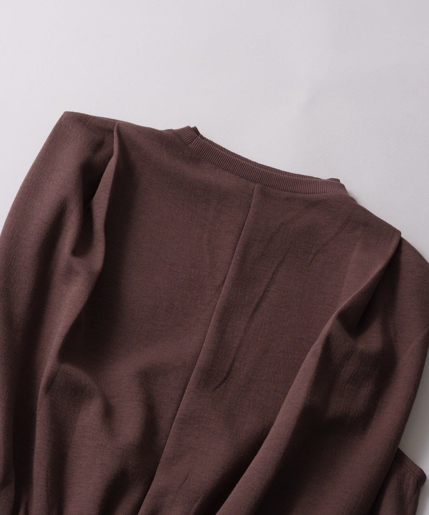 shoulder tuck tops / WHT26HCS4091